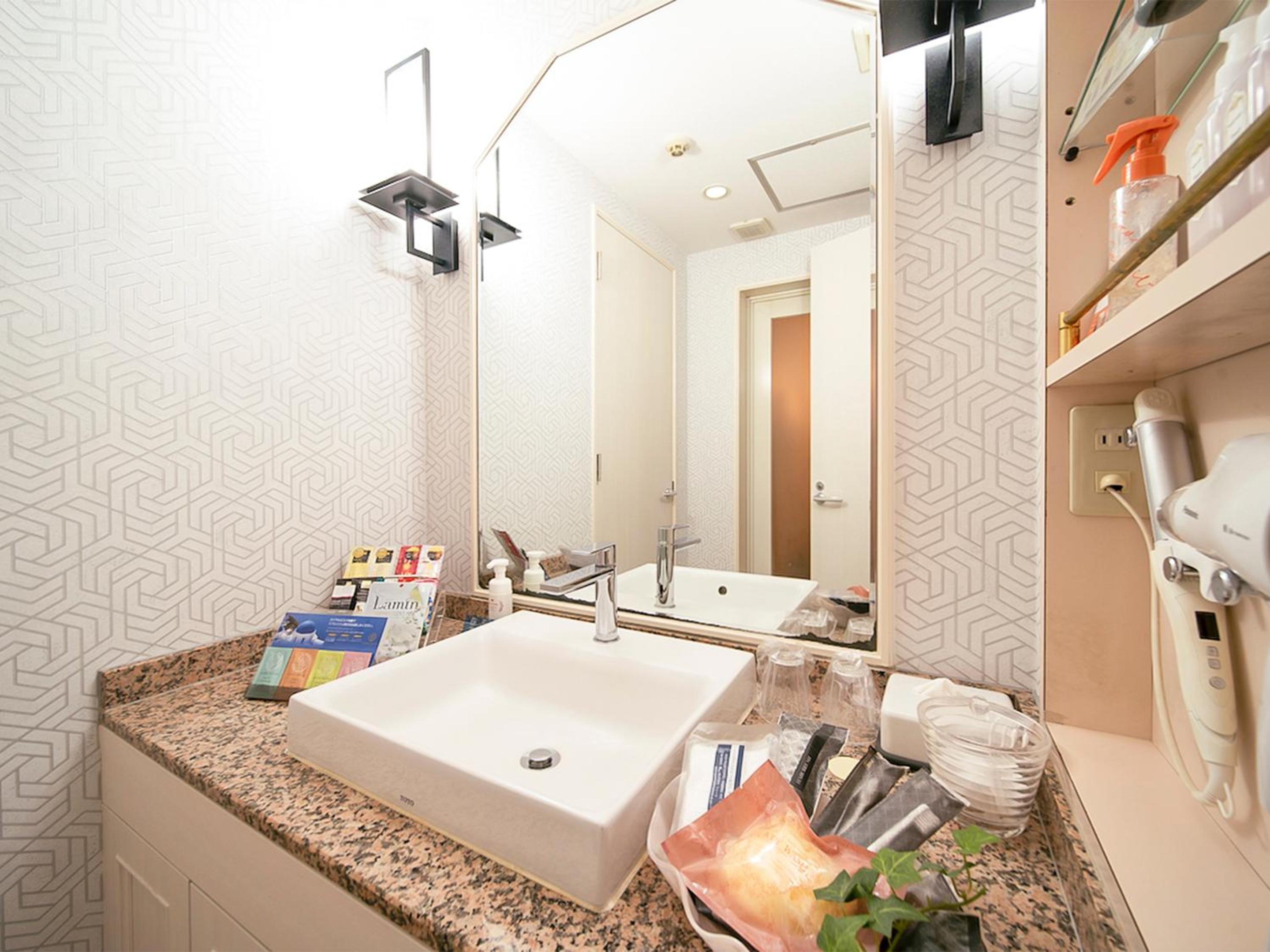 Standard Double Room - Photo 11