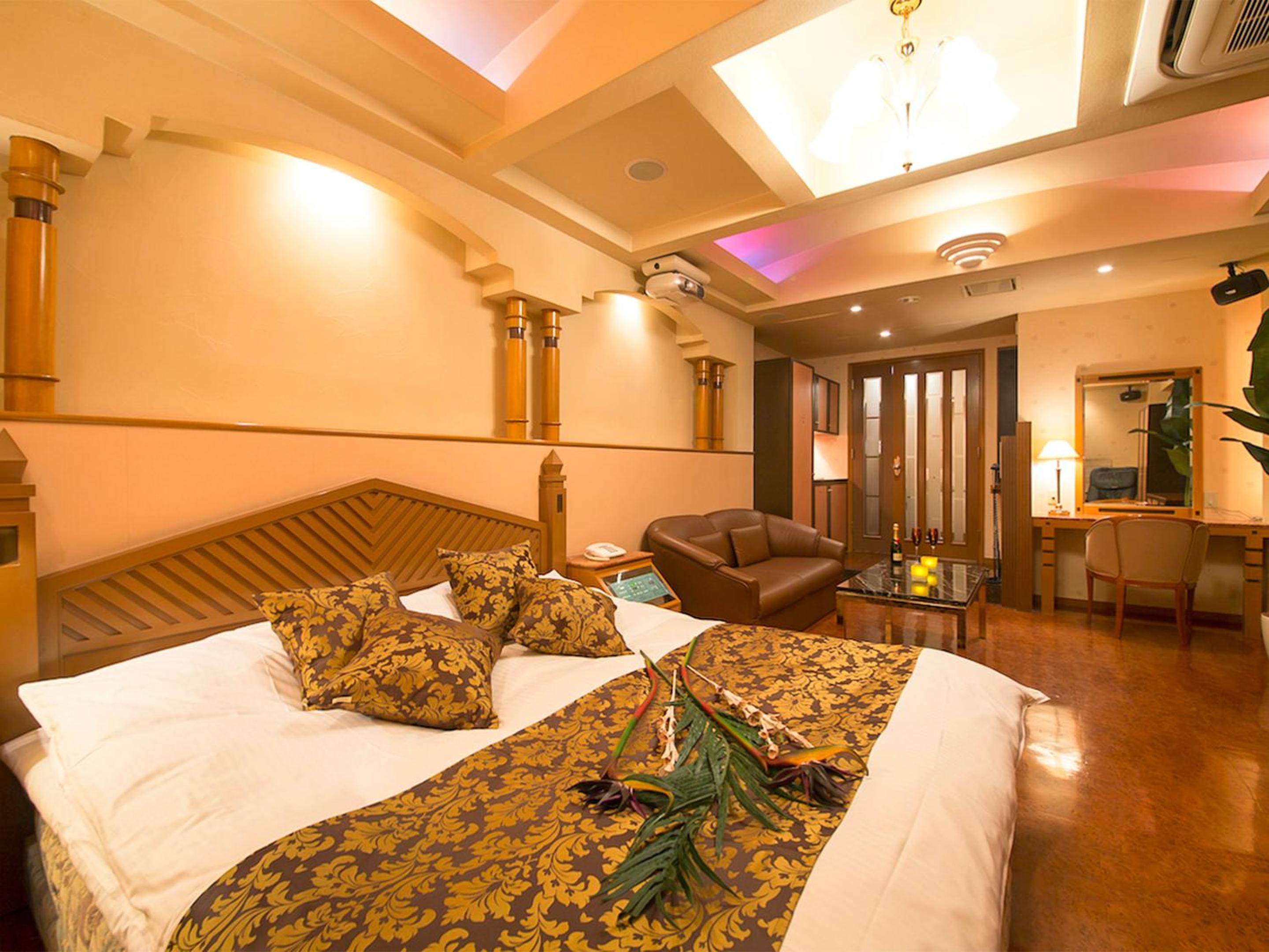 Standard Double Room - Photo 13