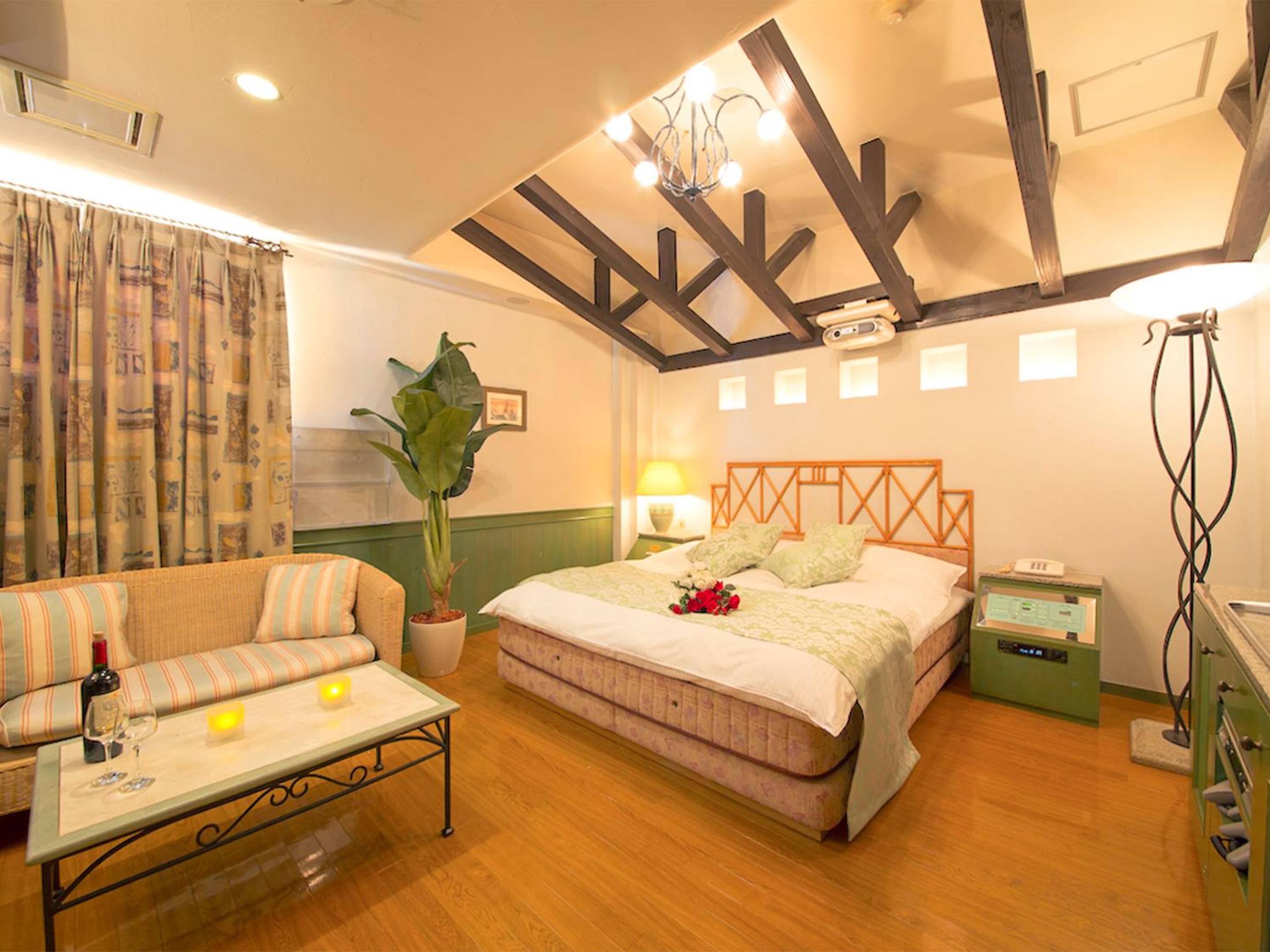 Standard Double Room - Photo 12