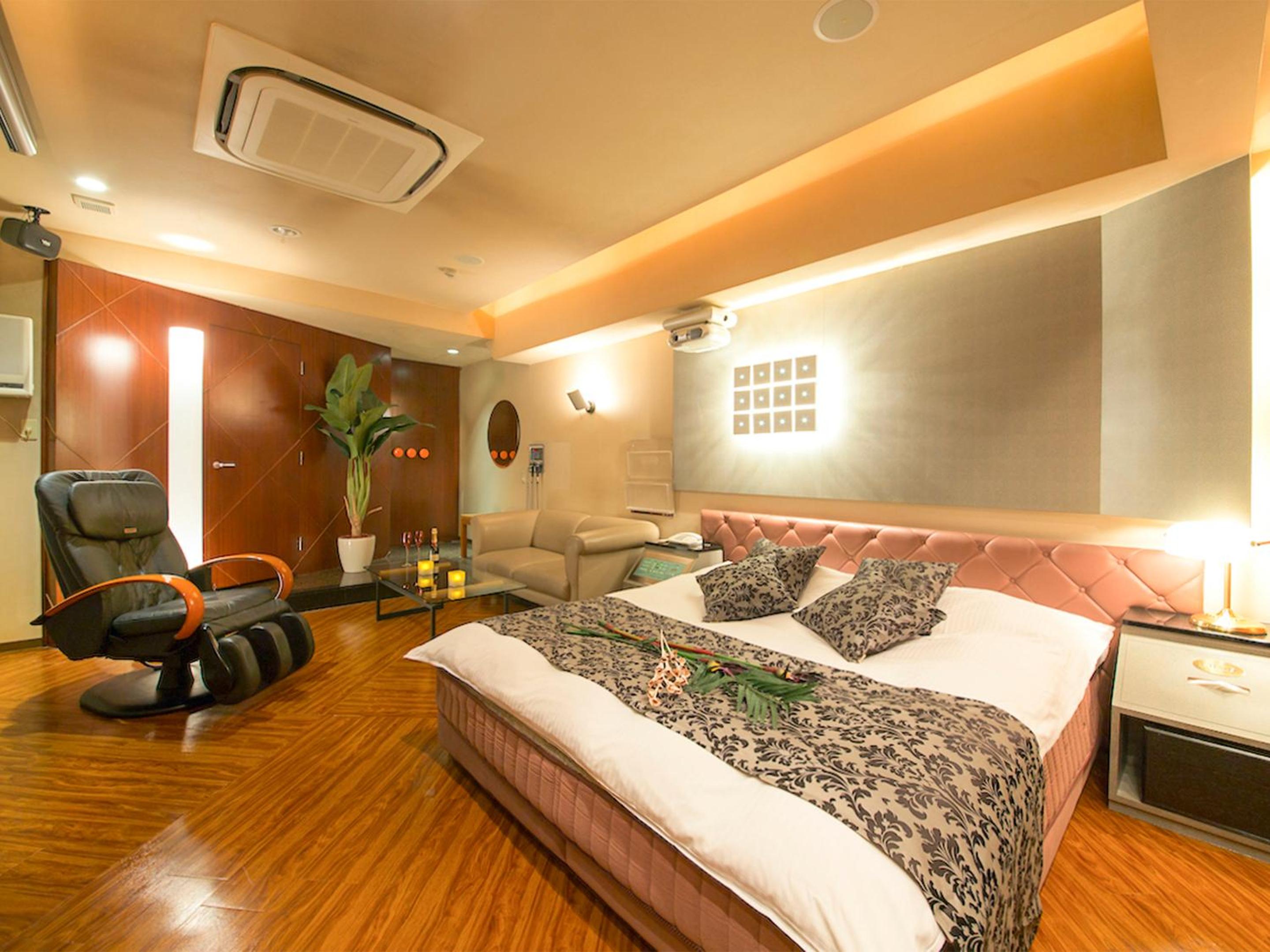 Standard Double Room - Photo 9