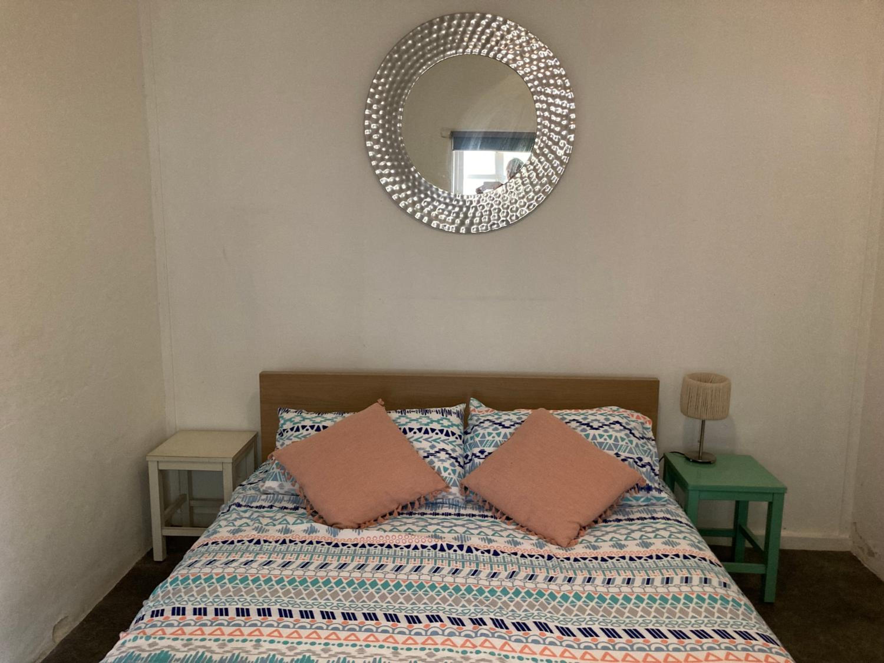 One-Bedroom House photo 1