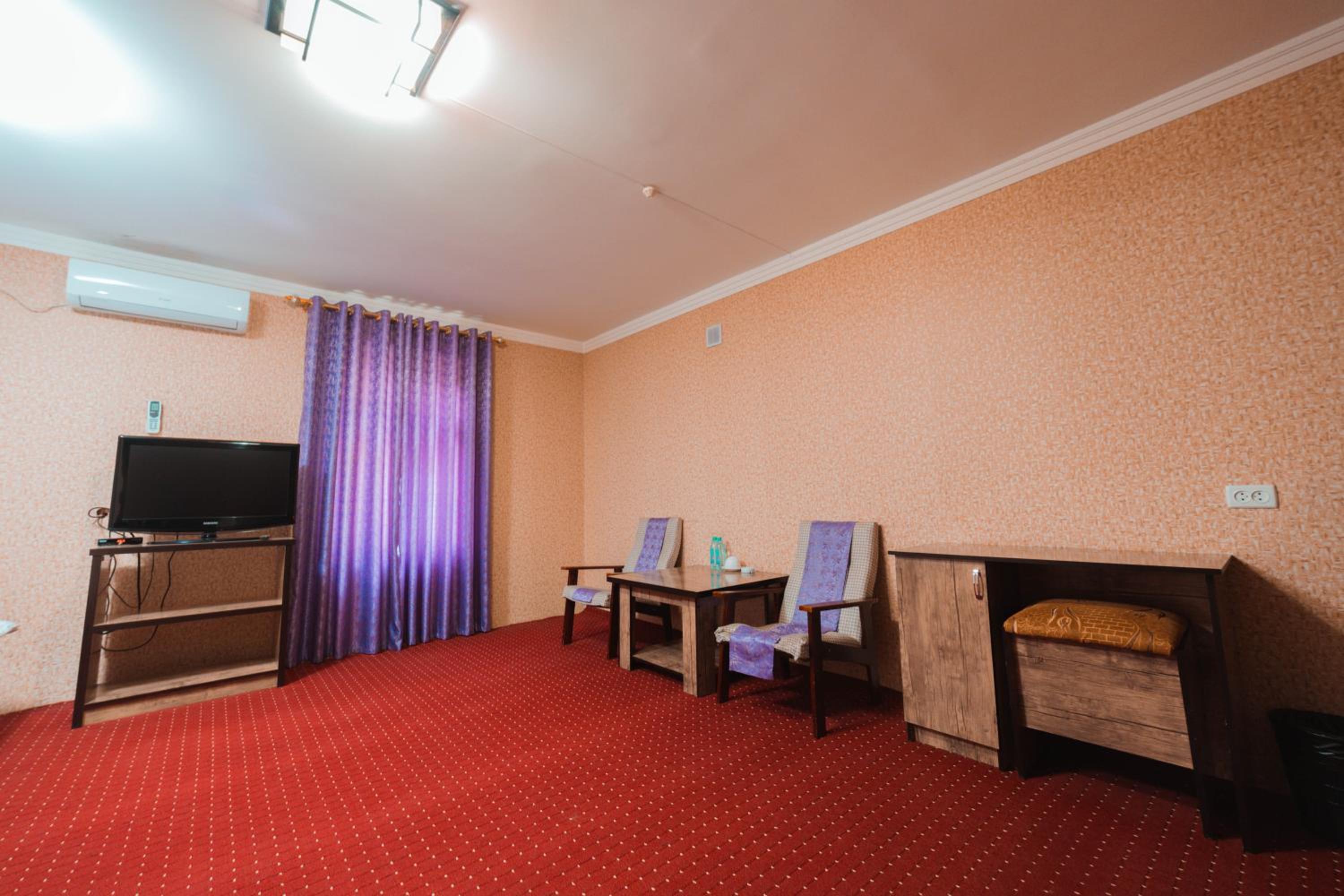 Standard Twin Room - Photo 3