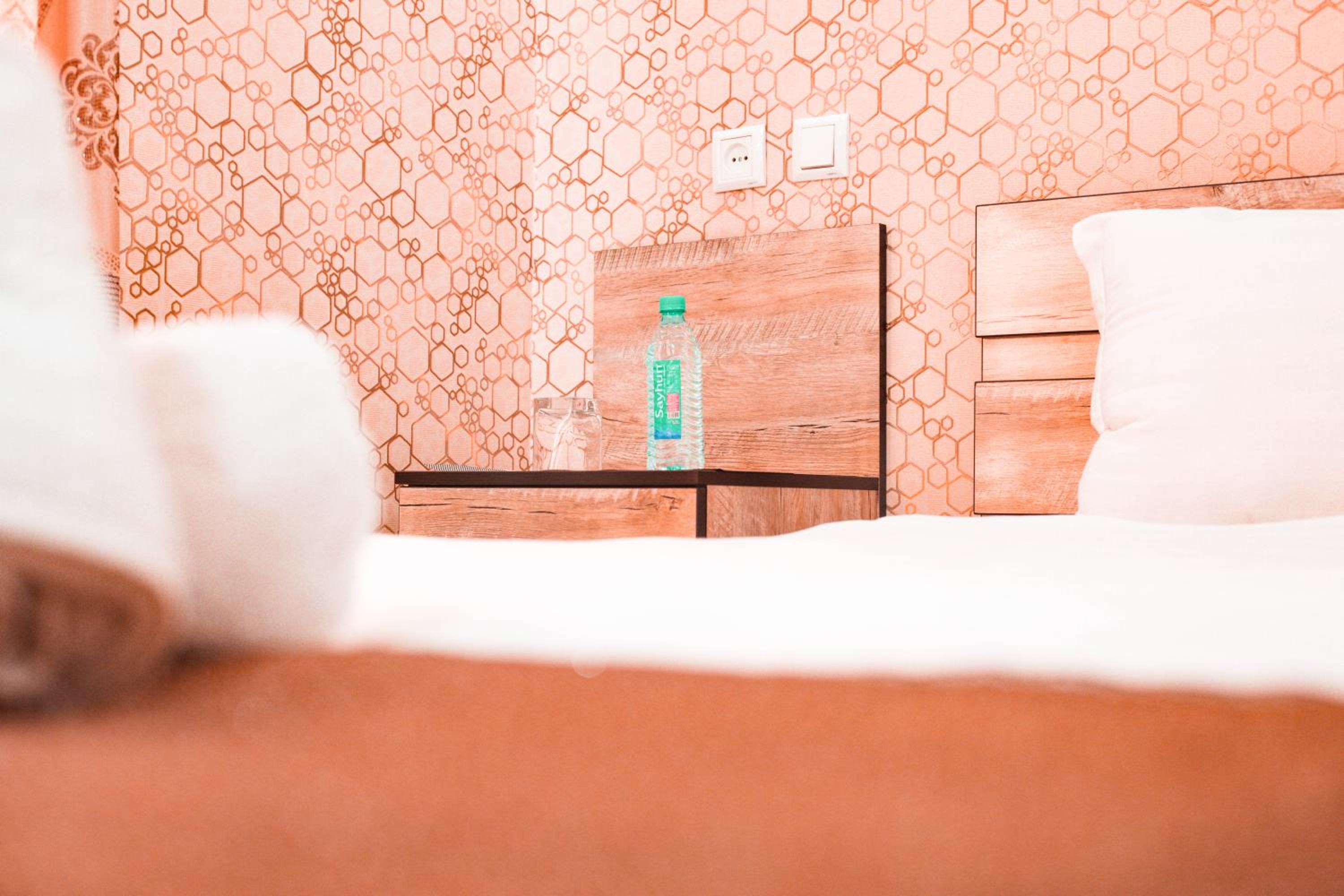 Standard Twin Room - Photo 2