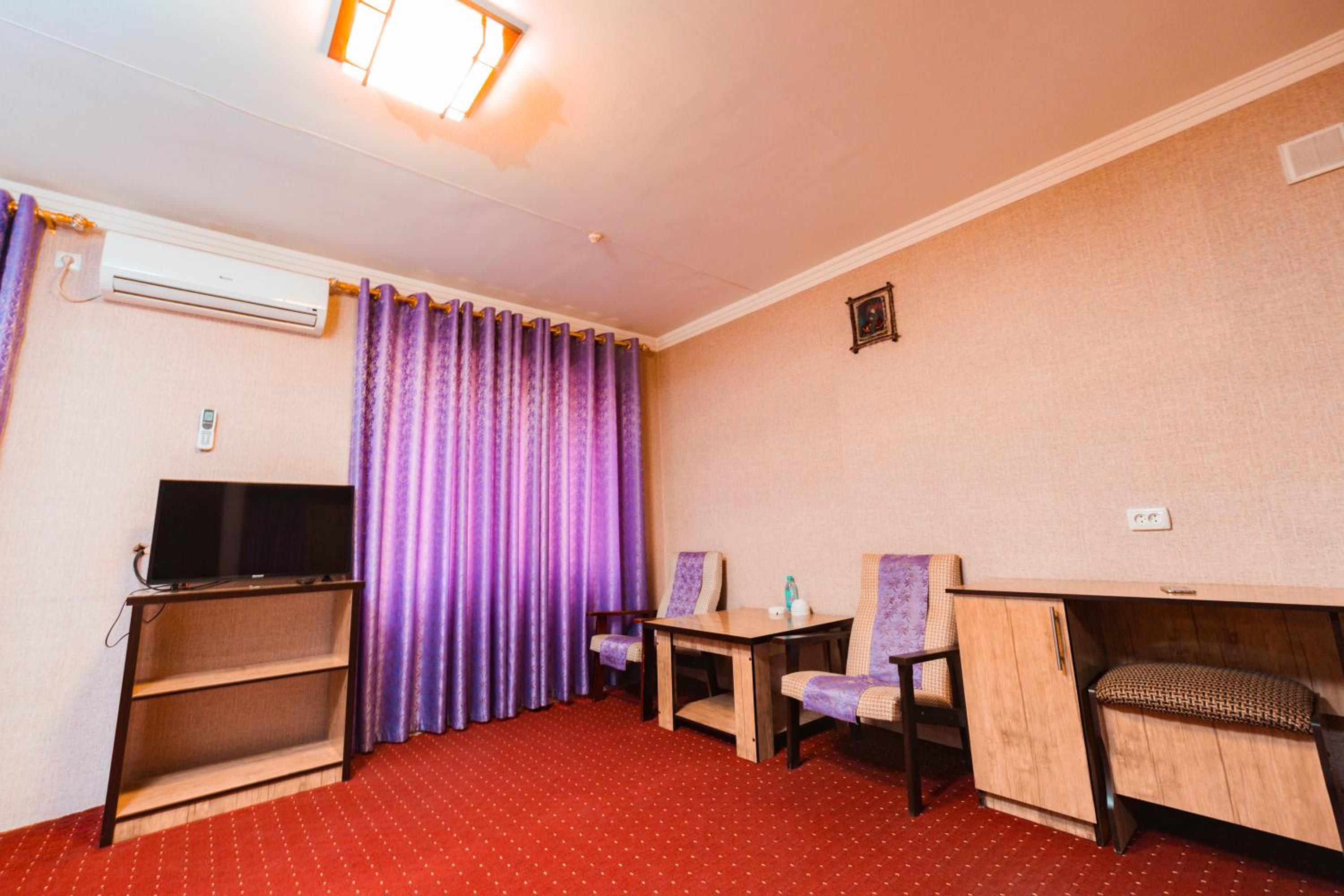 Double Room - Photo 4