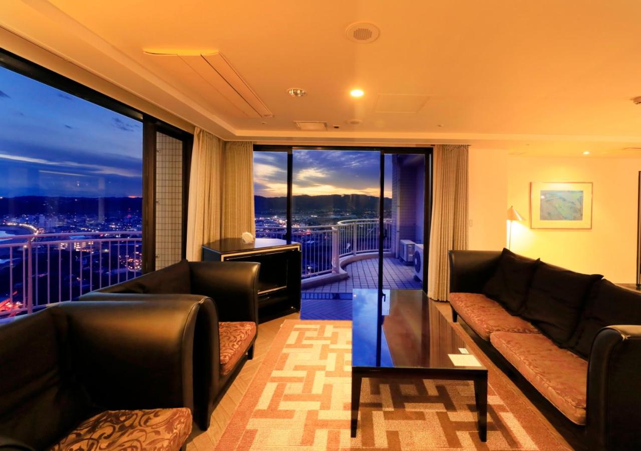 Suite - Photo 1