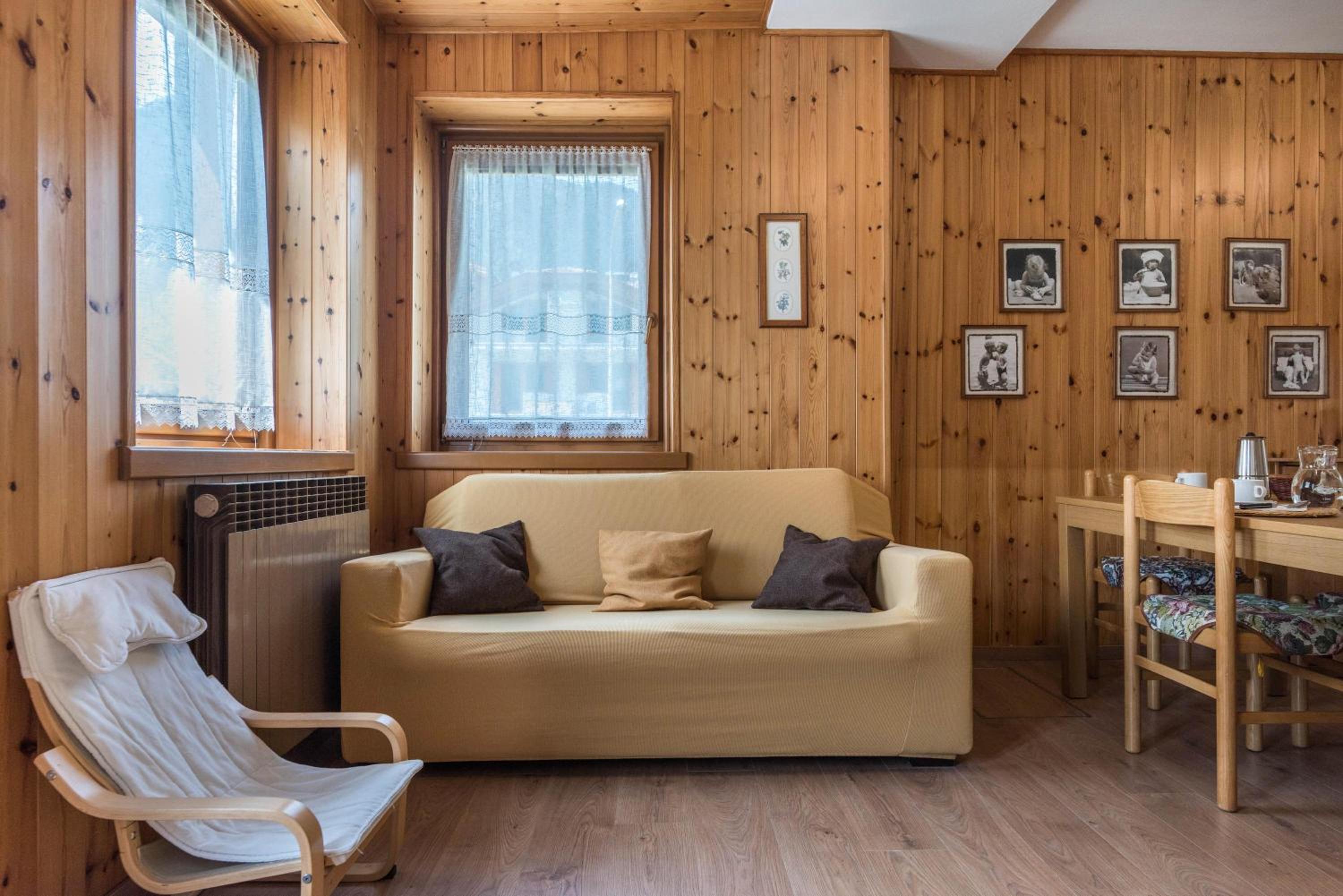 Two-Bedroom Deluxe Apartment with Garden View