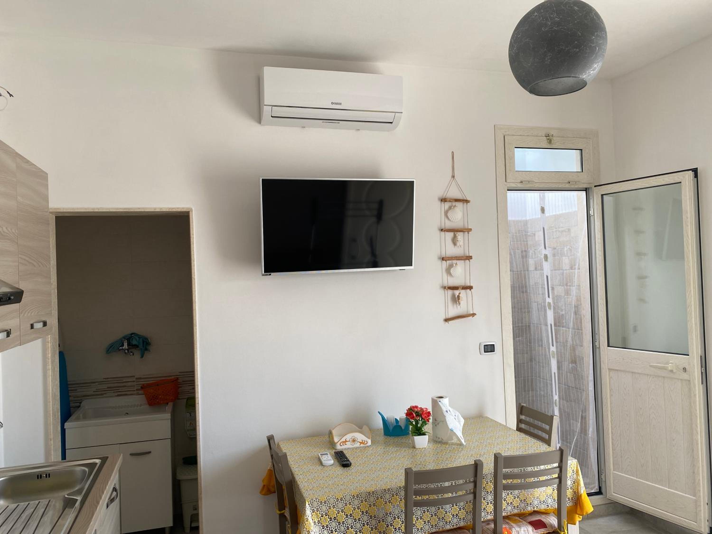 One-Bedroom House - Photo 4