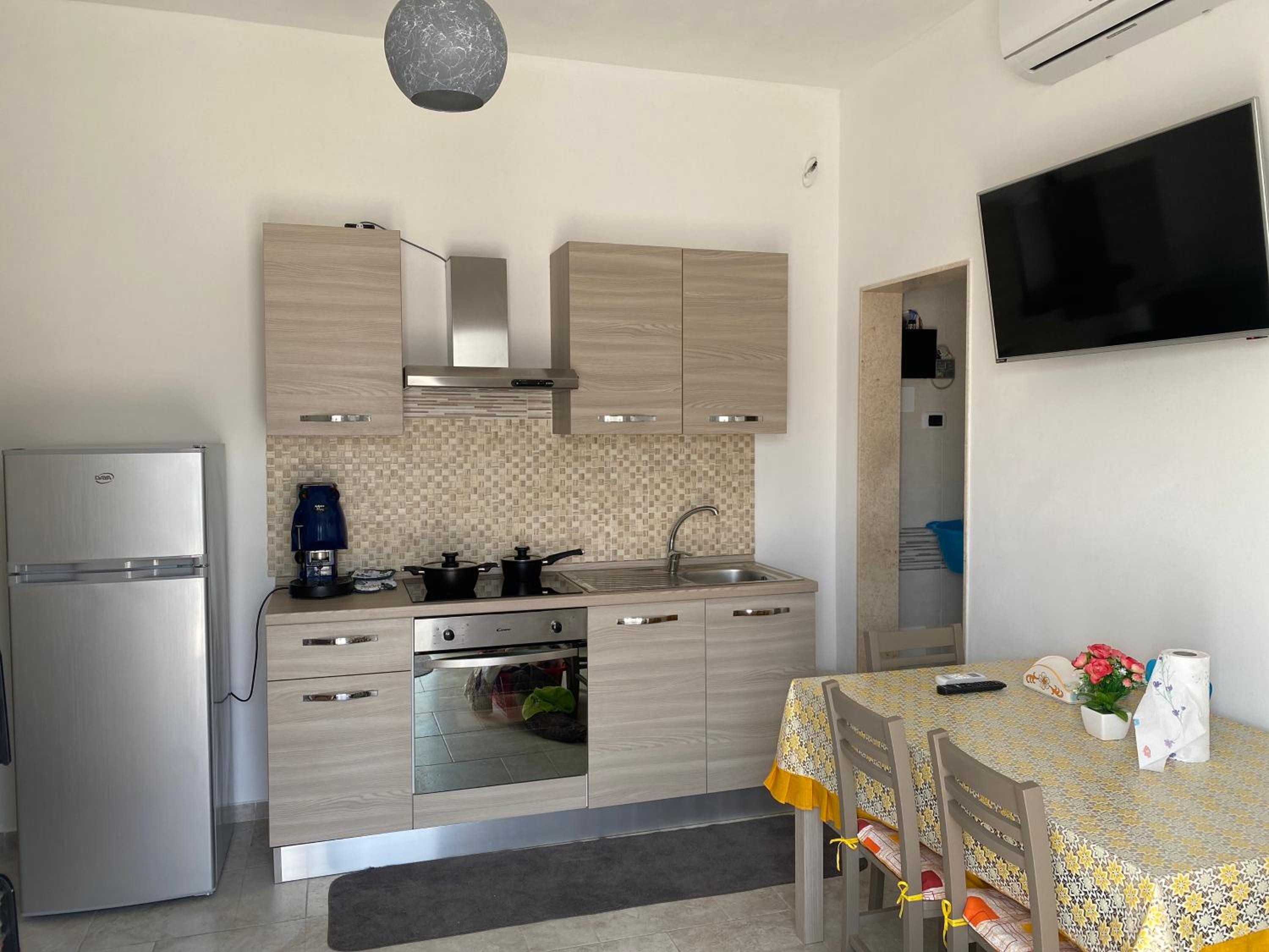 One-Bedroom House - Photo 3