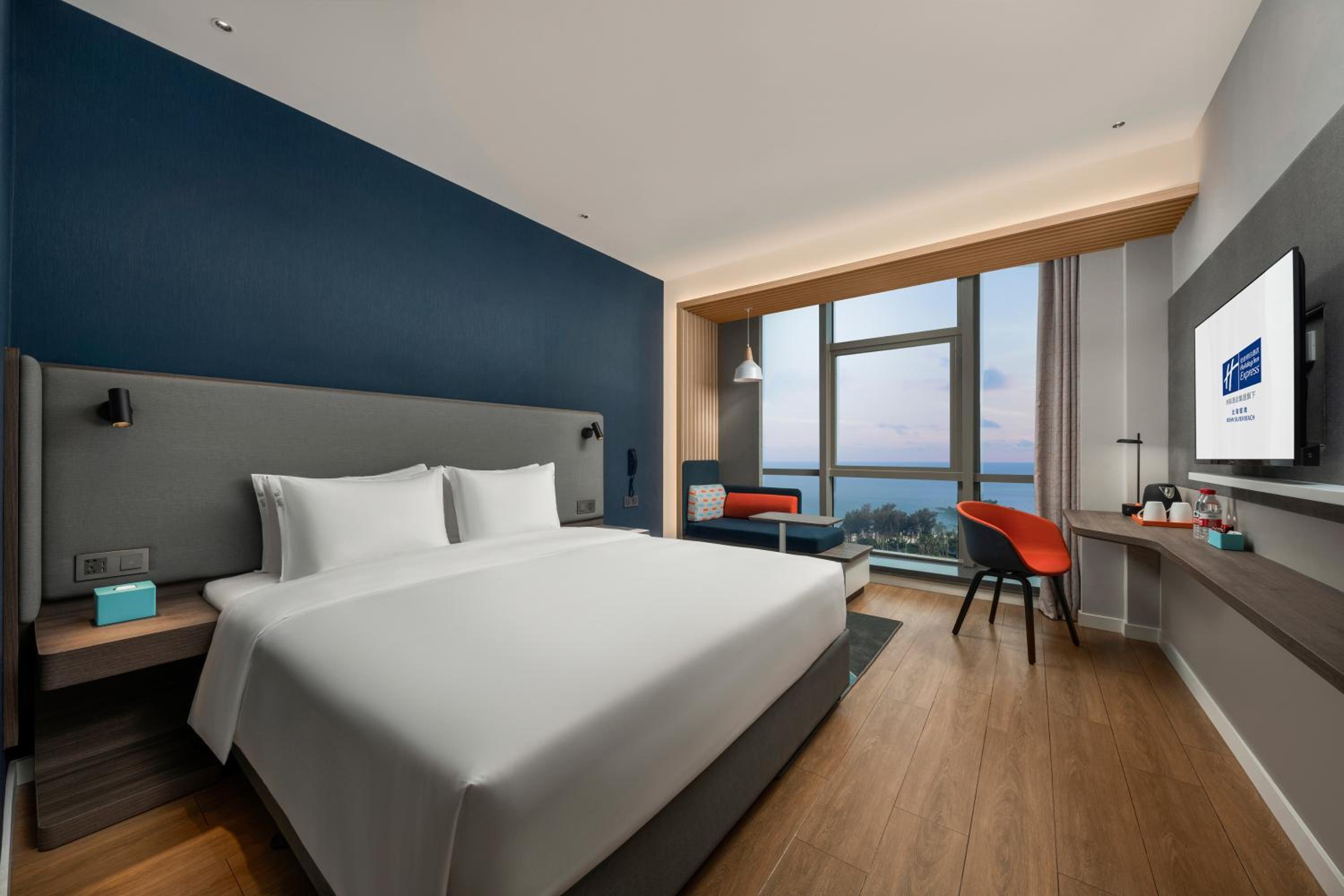 Standard King Room with Ocean View - Photo 1