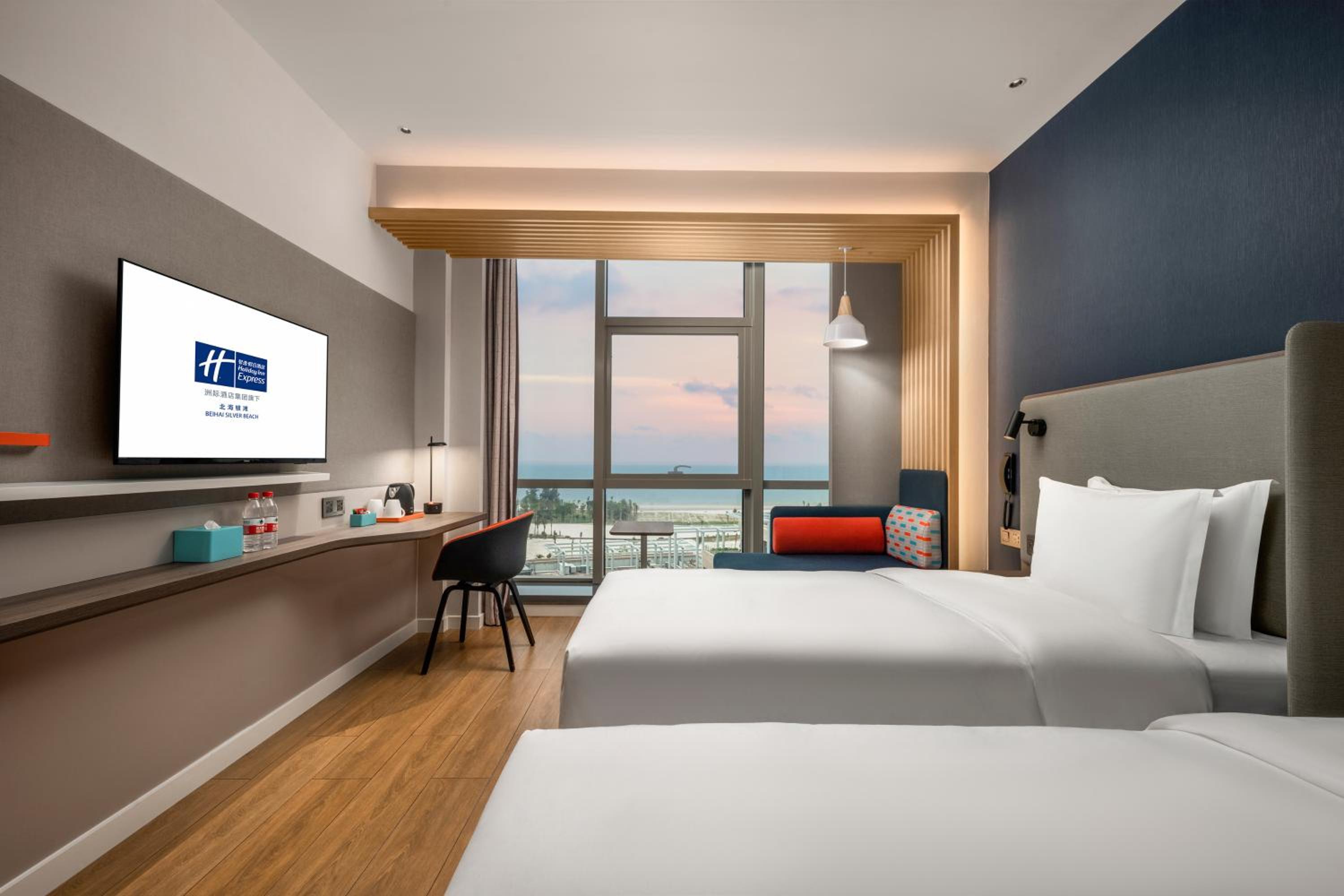 Standard Twin Room with Ocean View - Photo 3