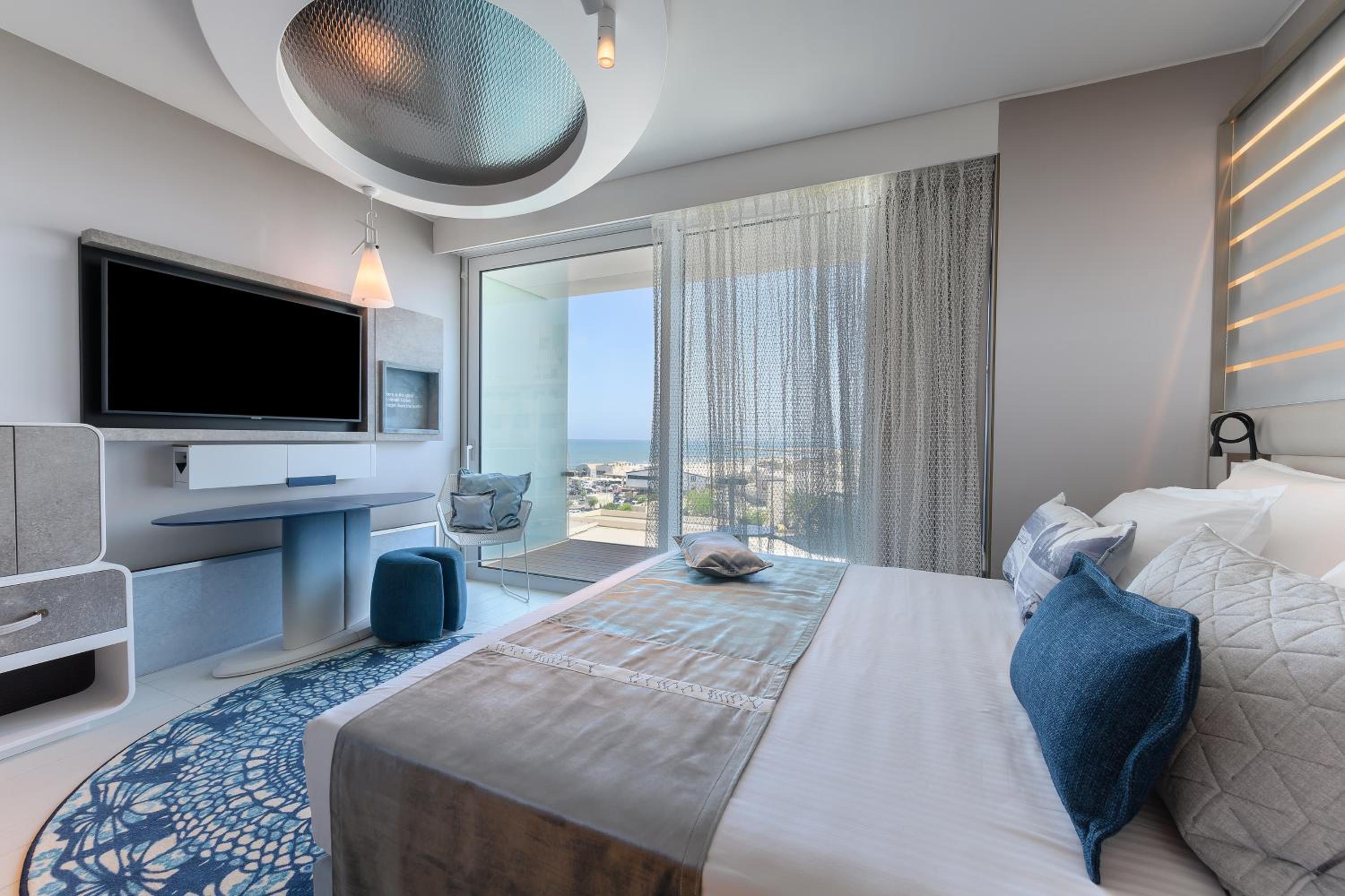 Port Deluxe Balcony with Sea View - Photo 7