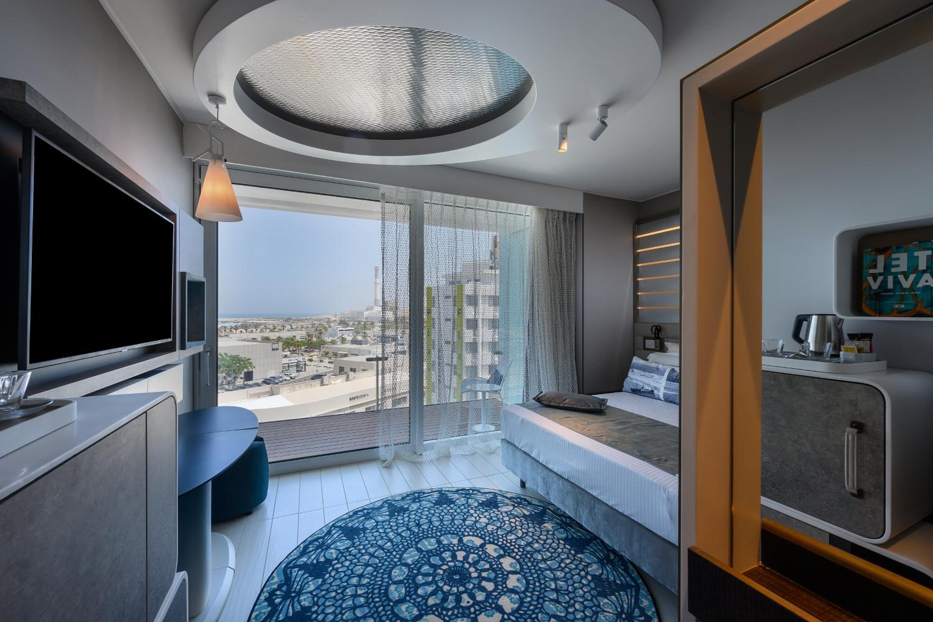 Port Deluxe Balcony with Sea View - Photo 18