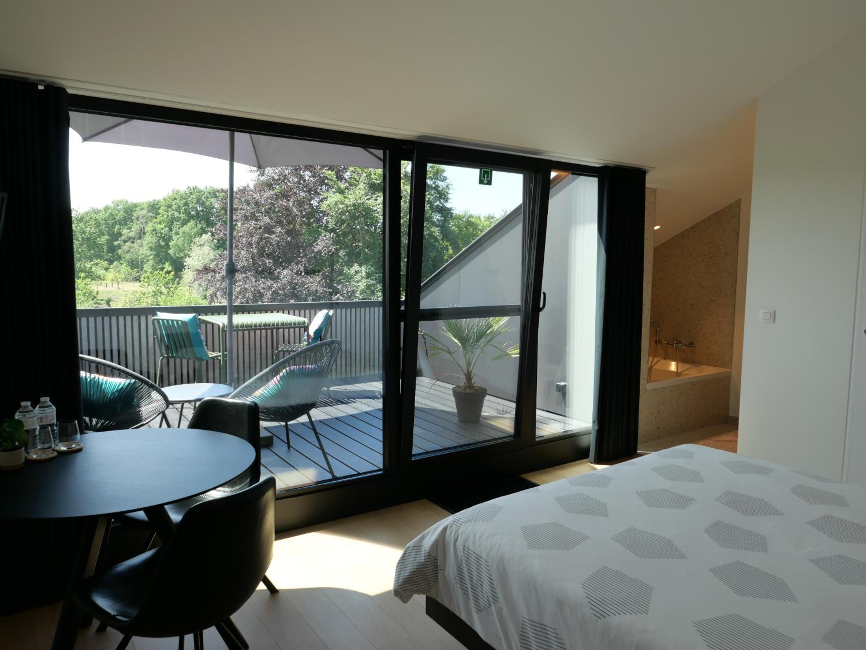 Deluxe Double Room with Bath photo 1