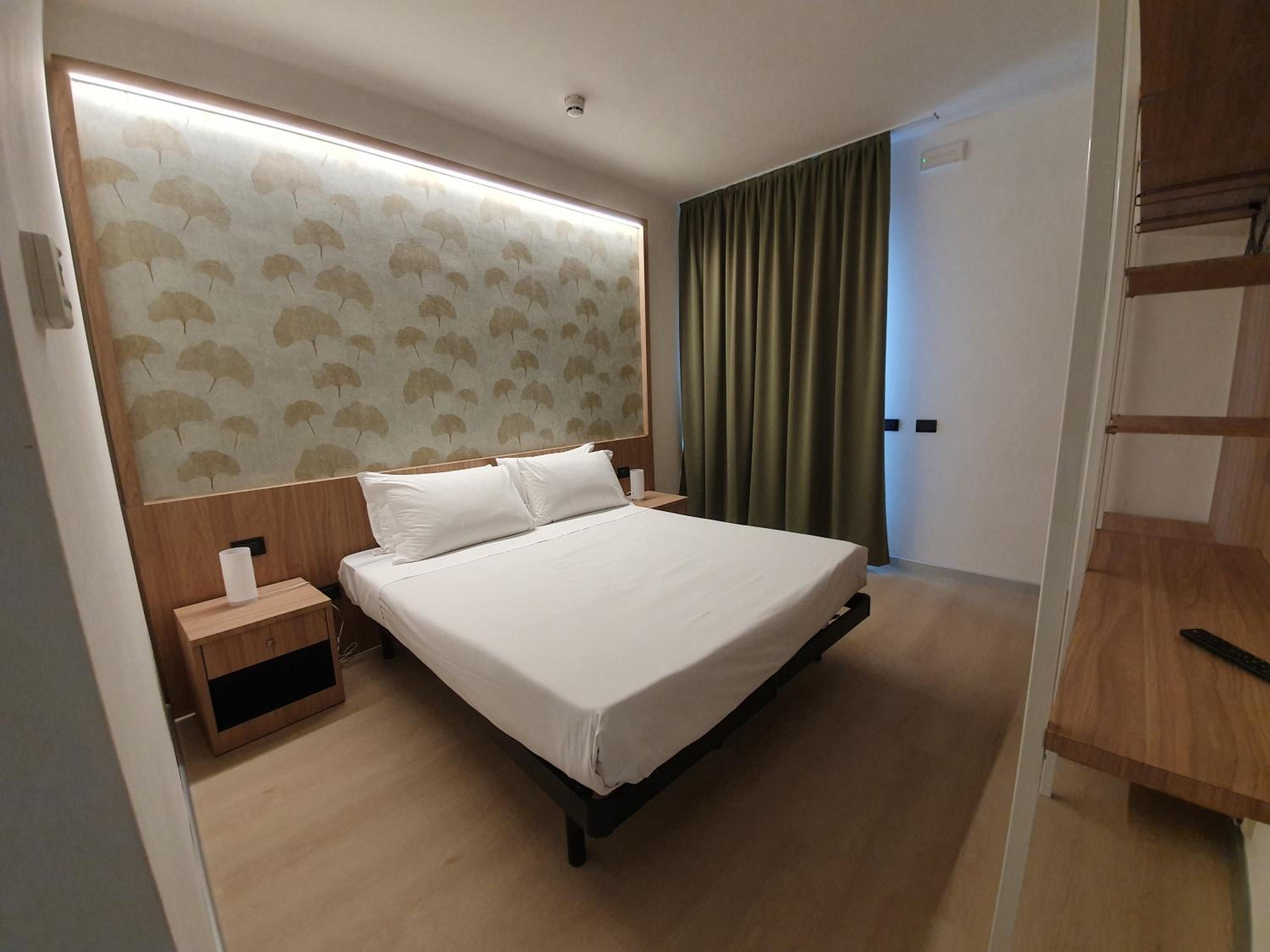 Double Room - Photo 9