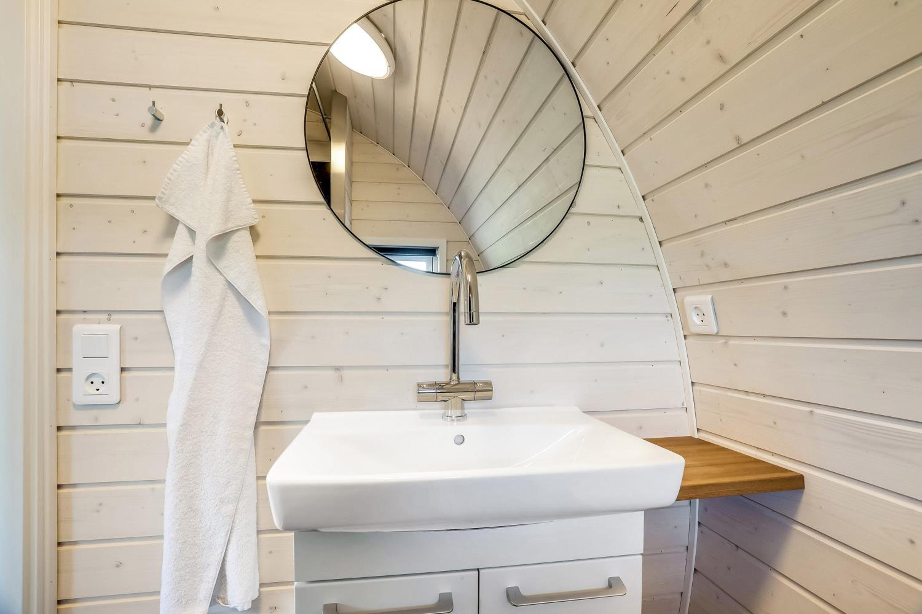 Cottage (2 Adults) - Photo 14