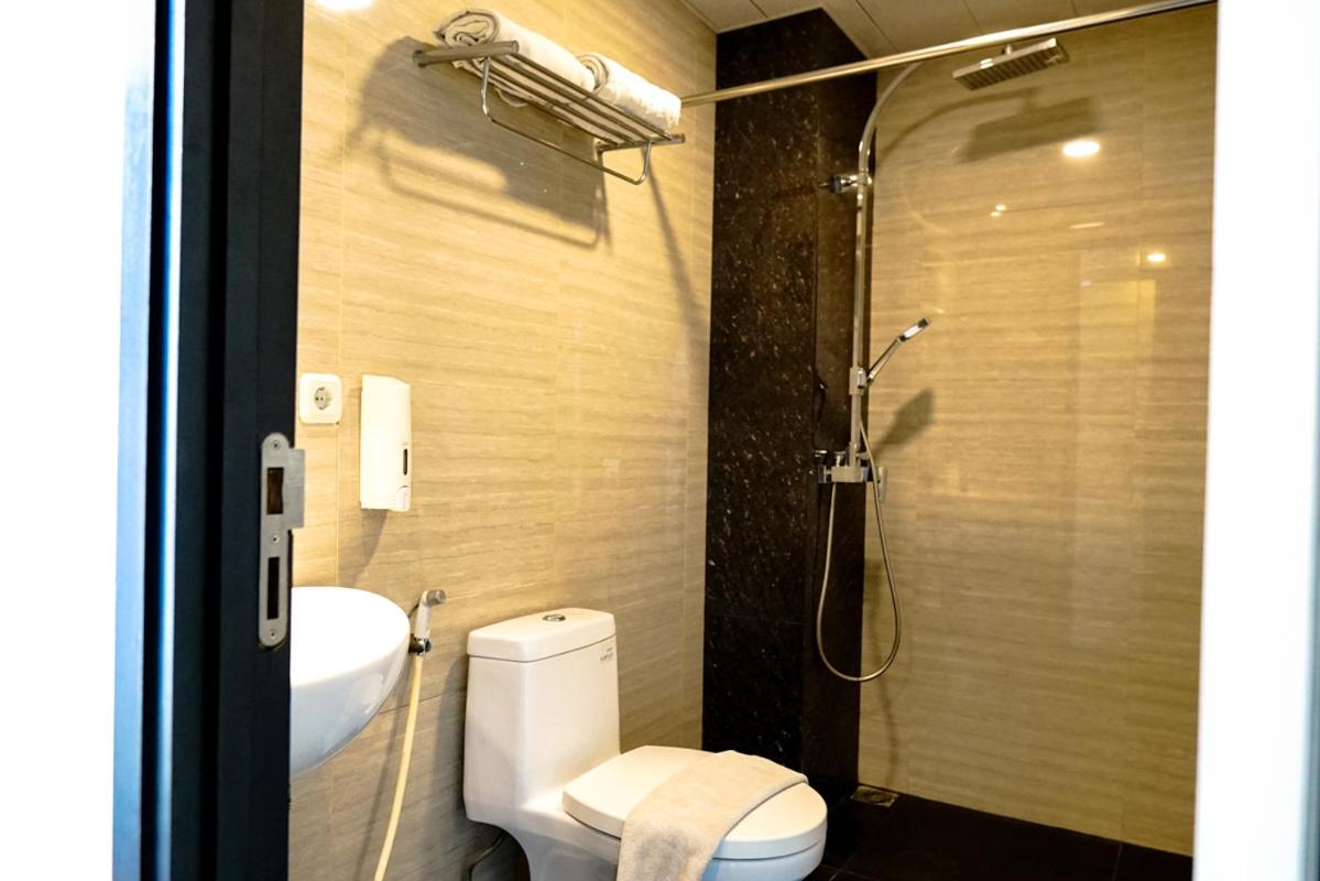 Deluxe Double or Twin Room with City View - Photo 3