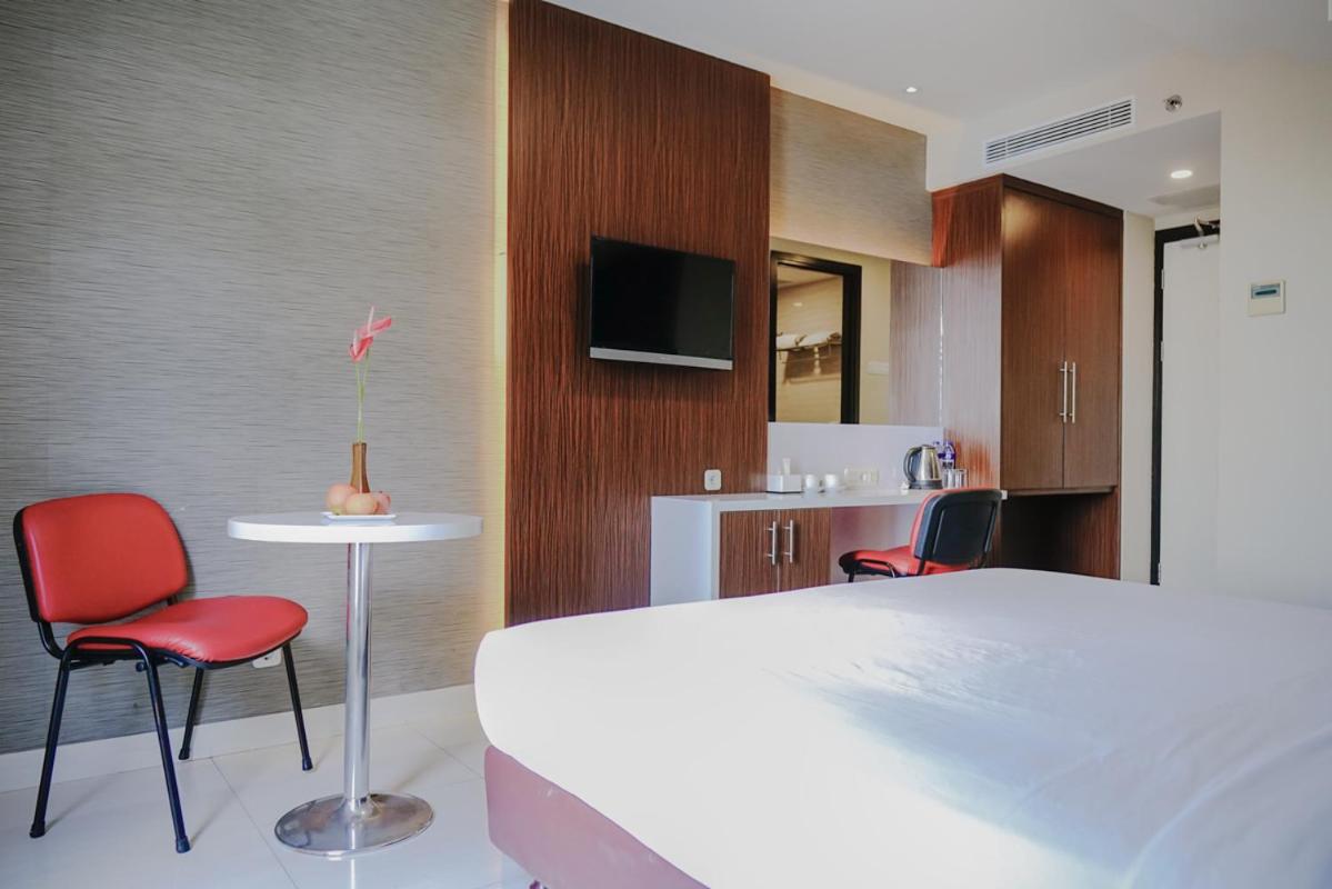 Deluxe Double or Twin Room with City View - Photo 4