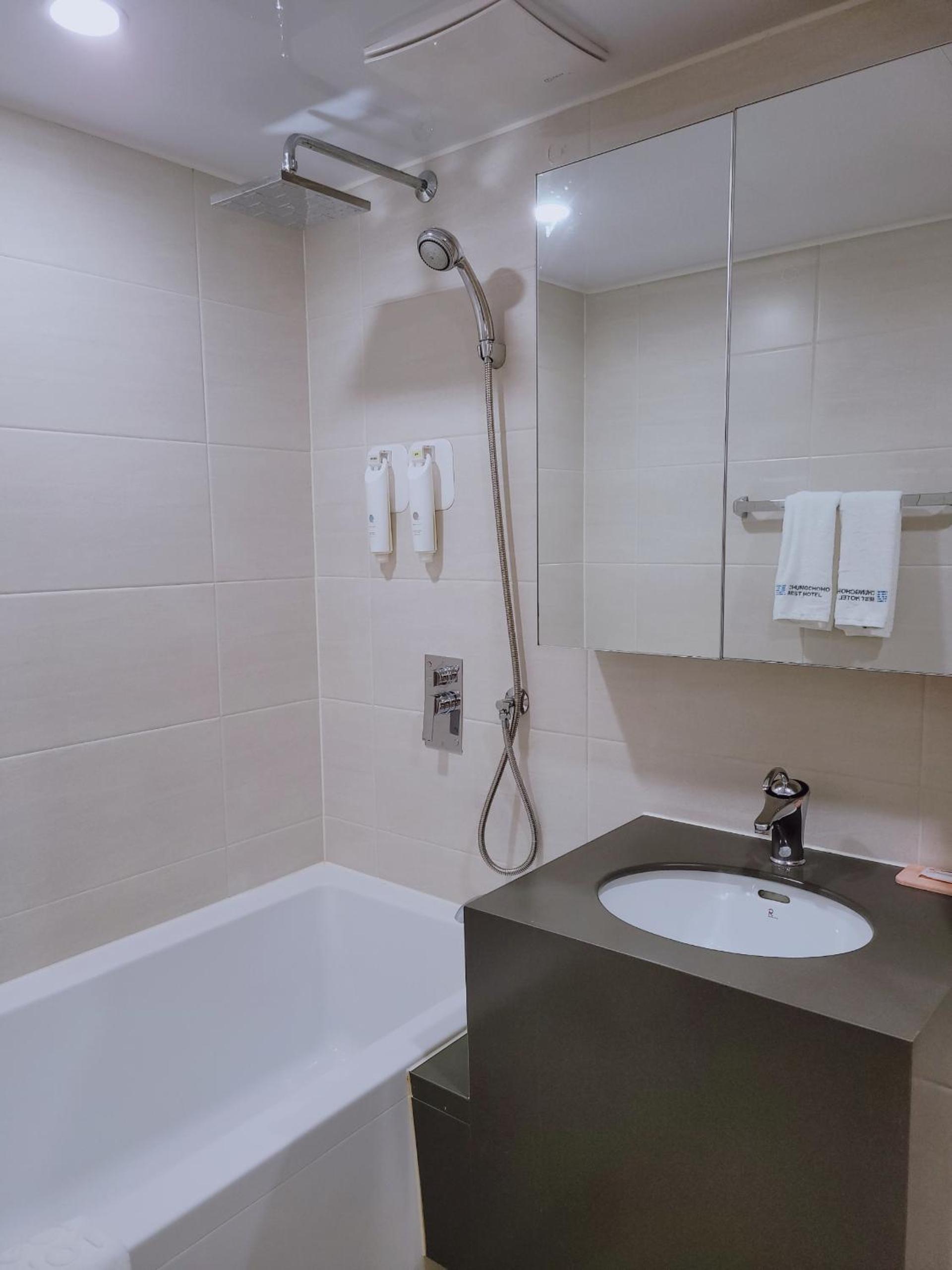 Double Room - Photo 4