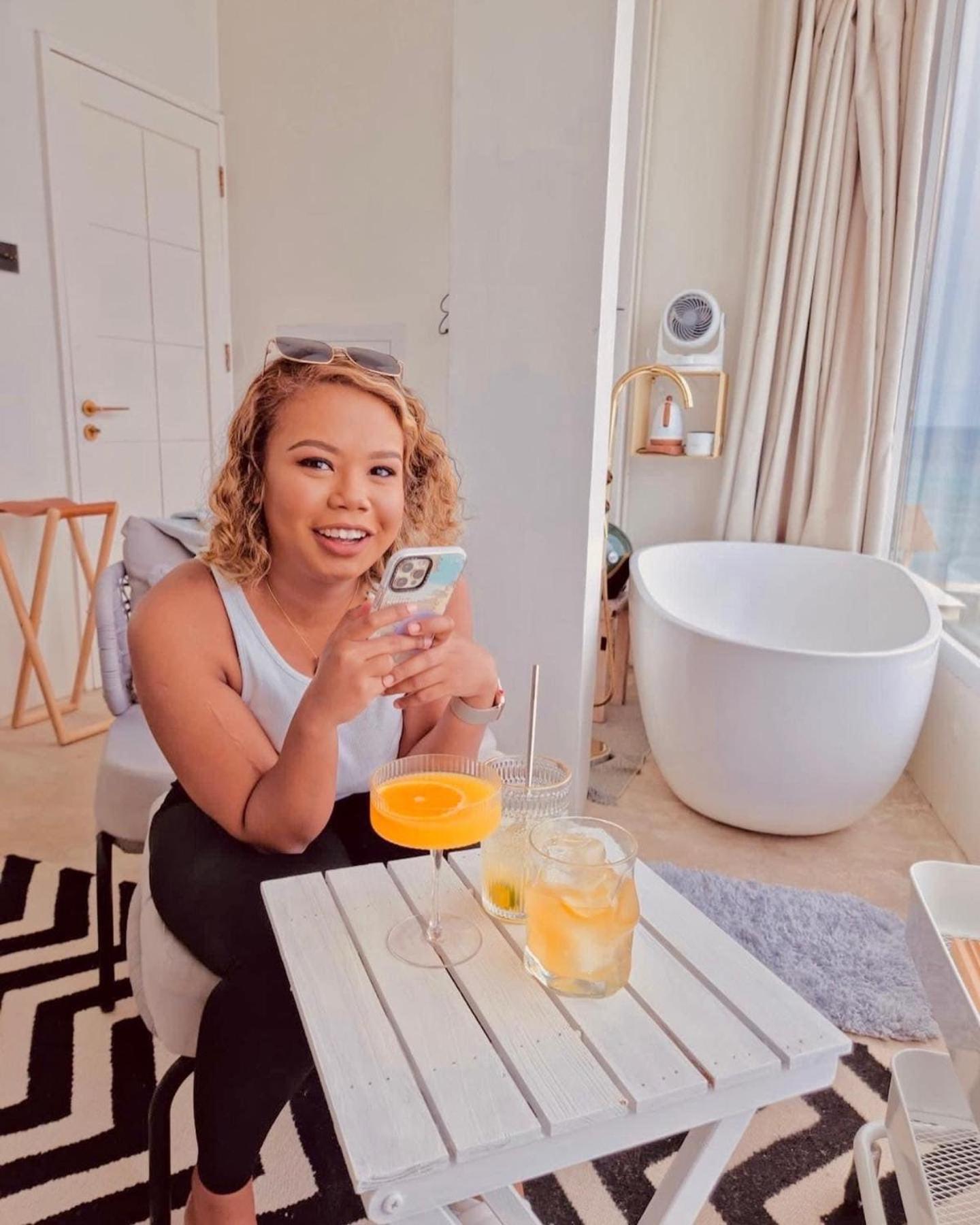 Deluxe Double Room with Side Sea View - Photo 10