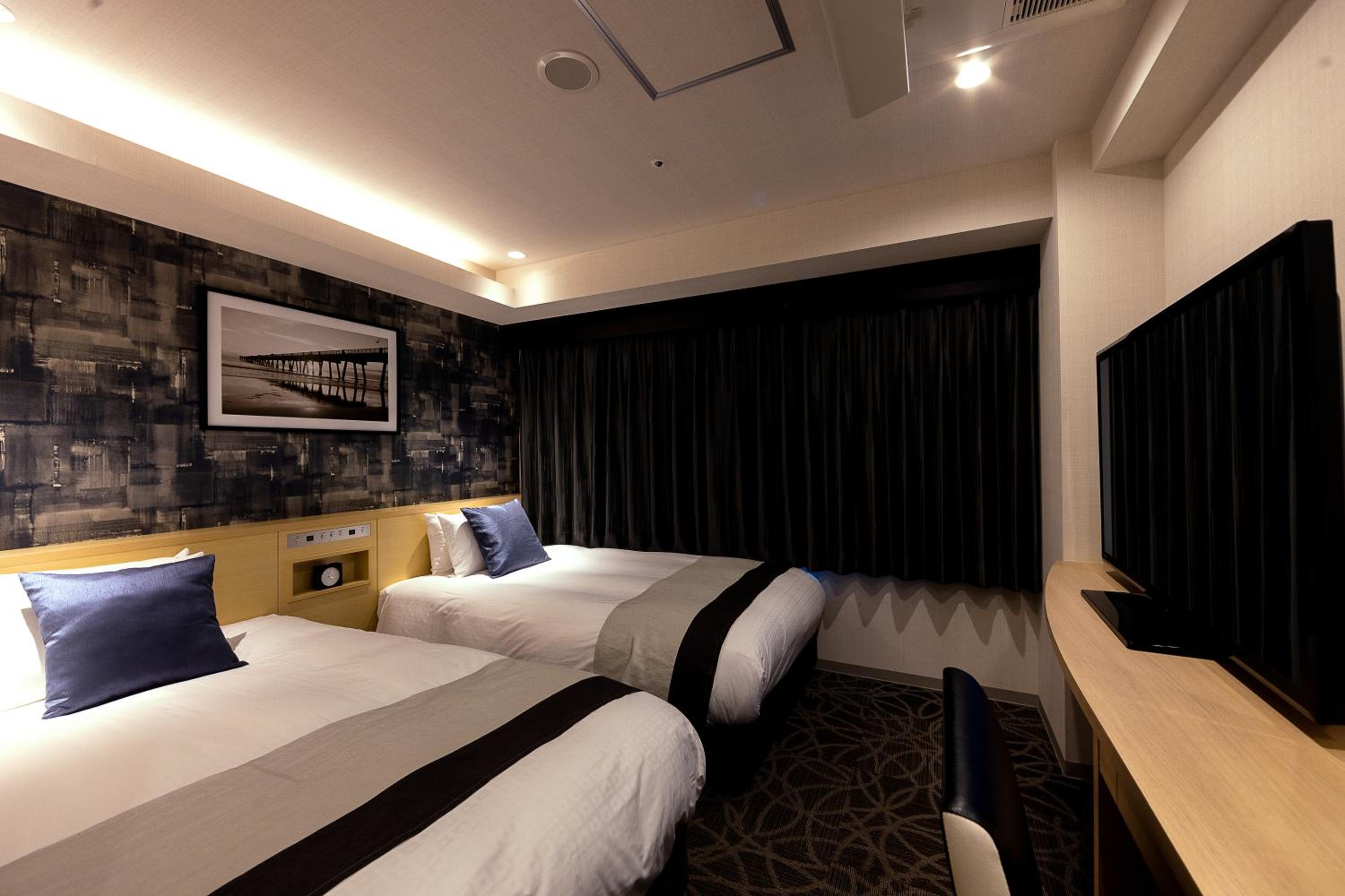 Twin Room - Photo 7