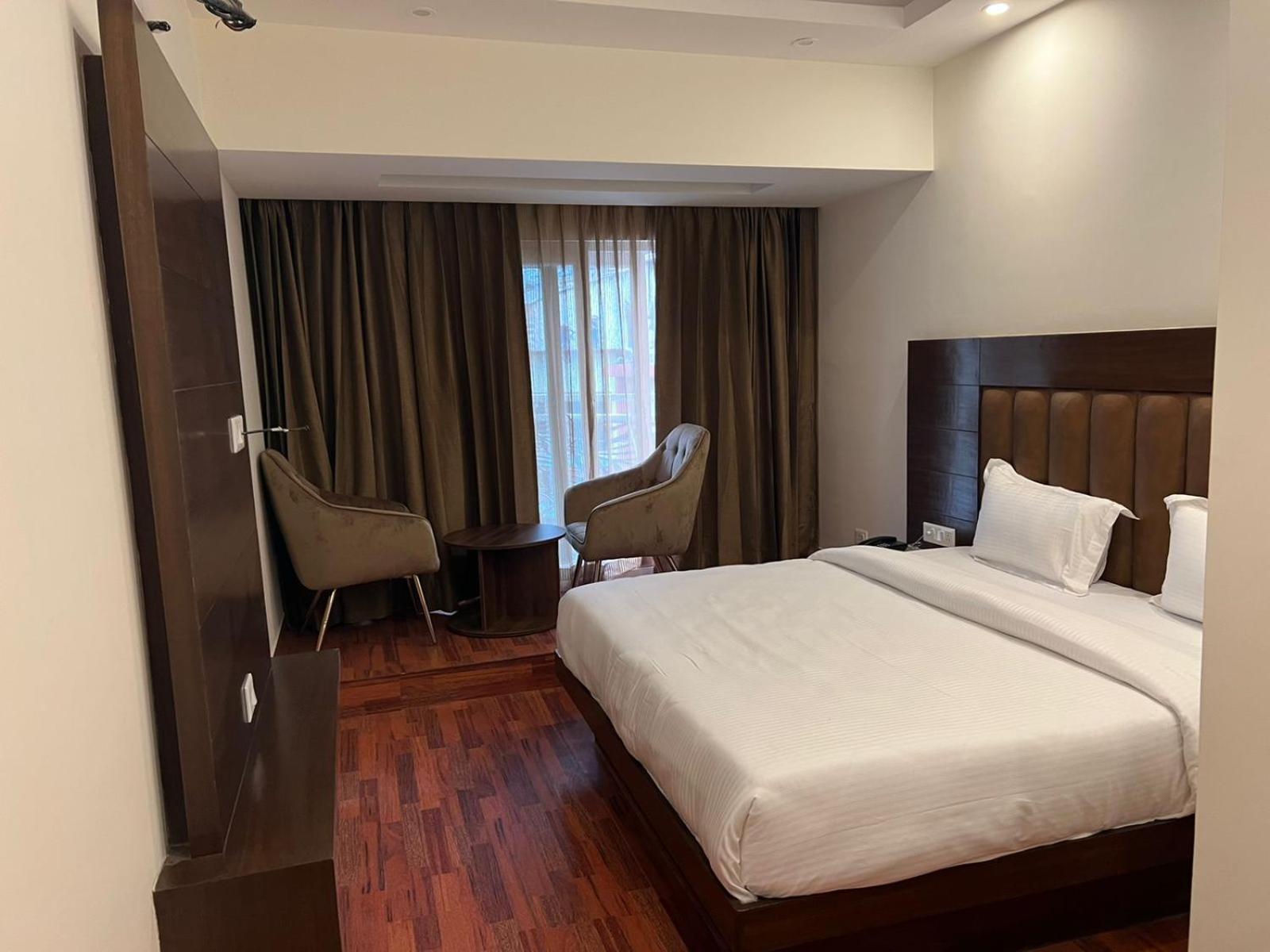King Room With Balcony