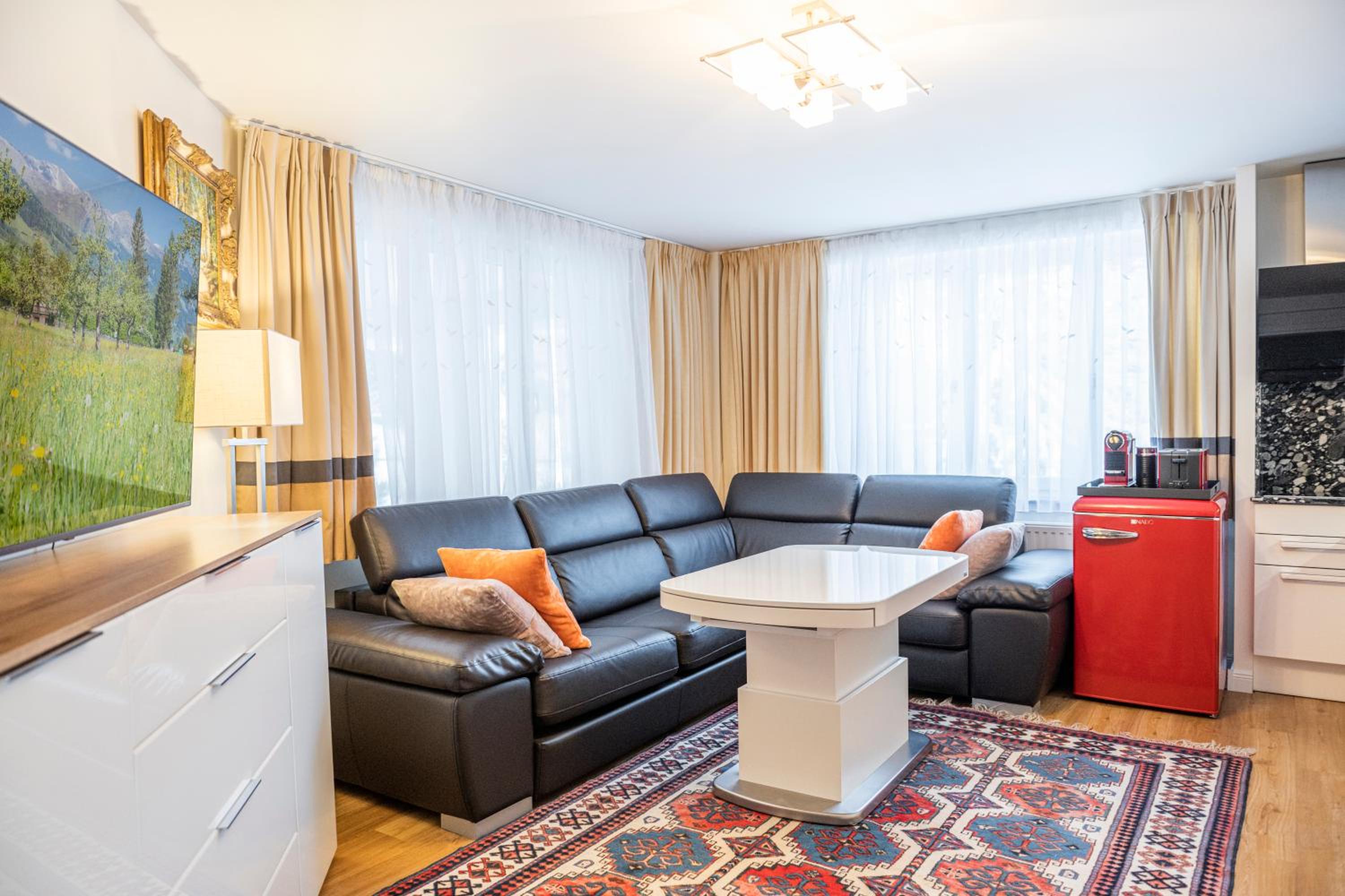One-Bedroom Suite photo 1