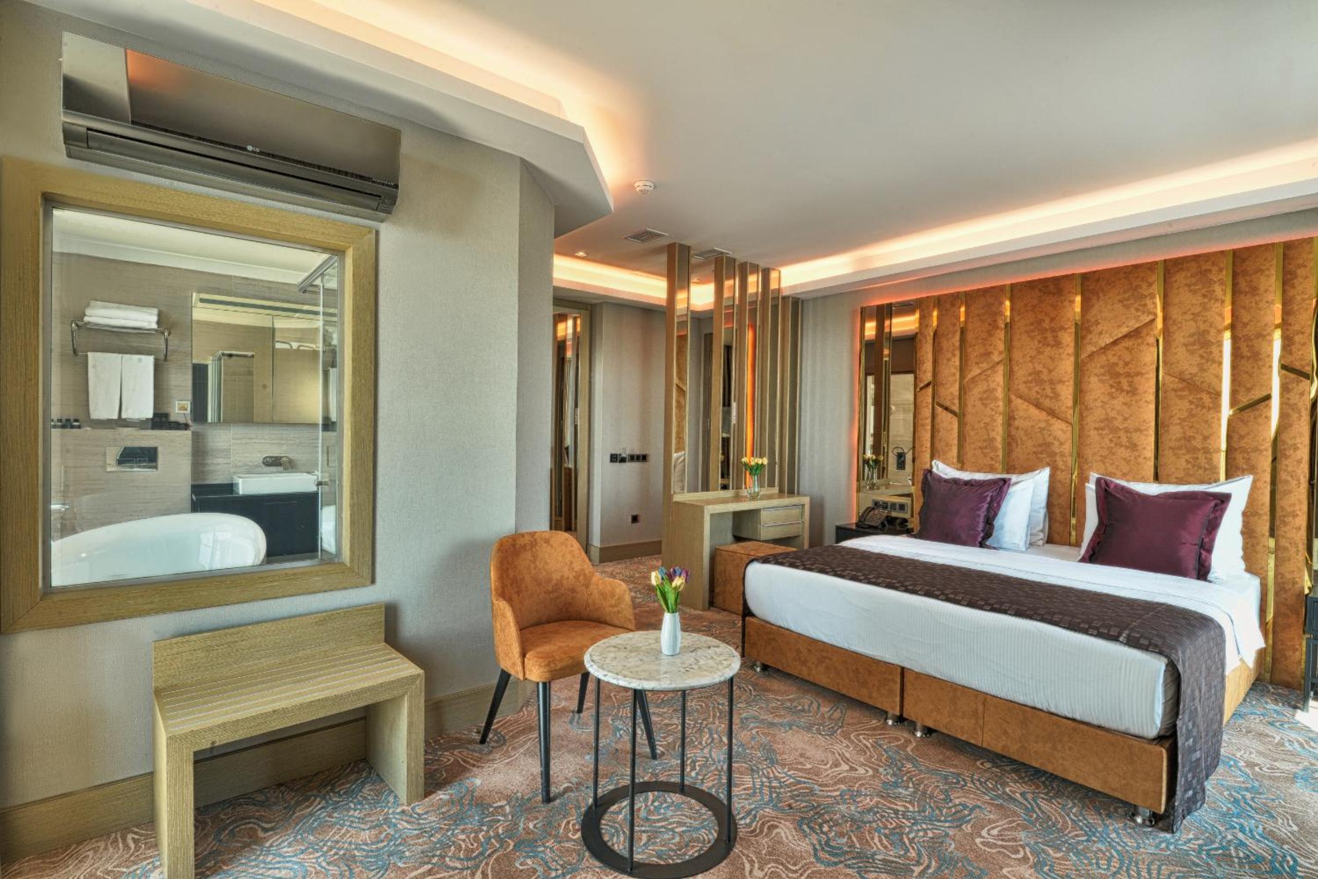 Junior Double Suite with Balcony and View