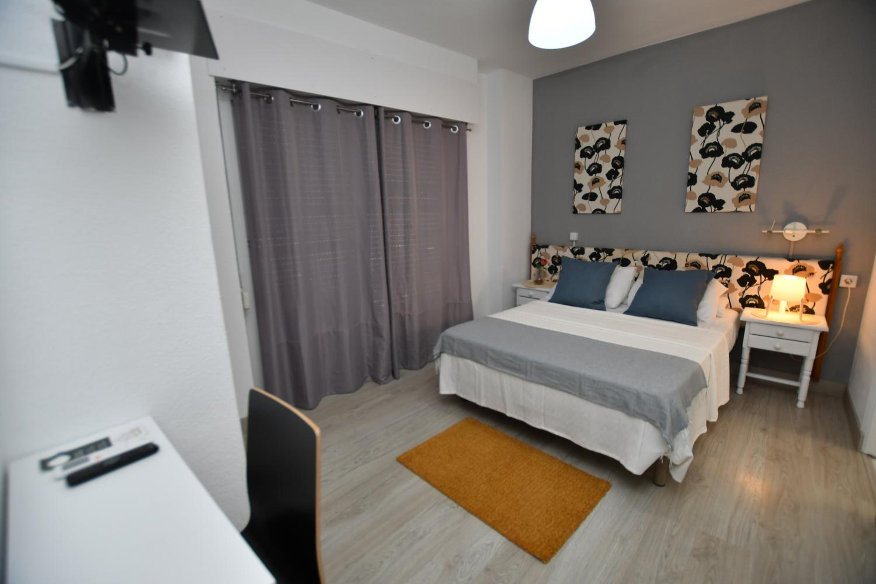Double Room - Photo 12