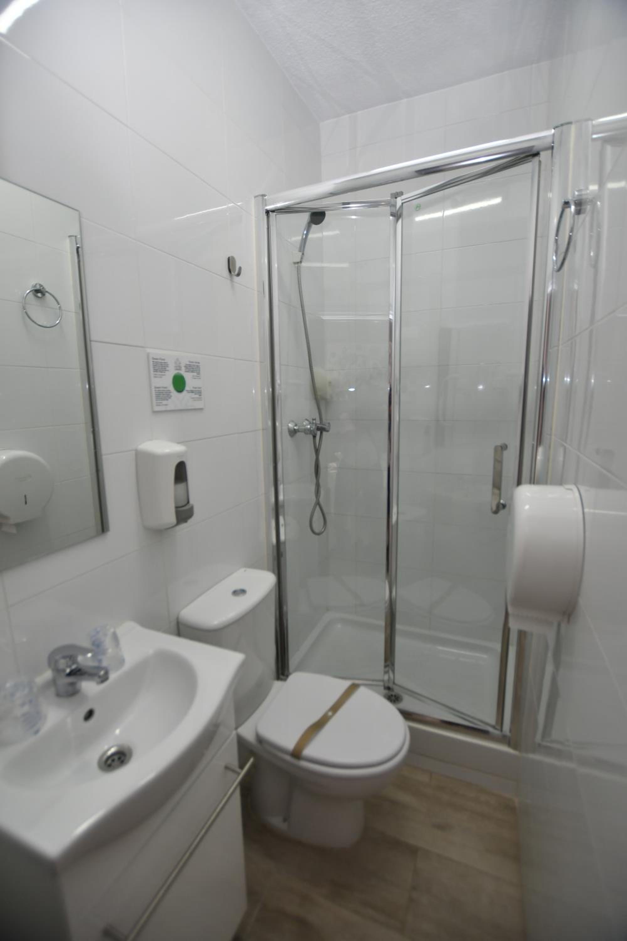 Double Room - Photo 13