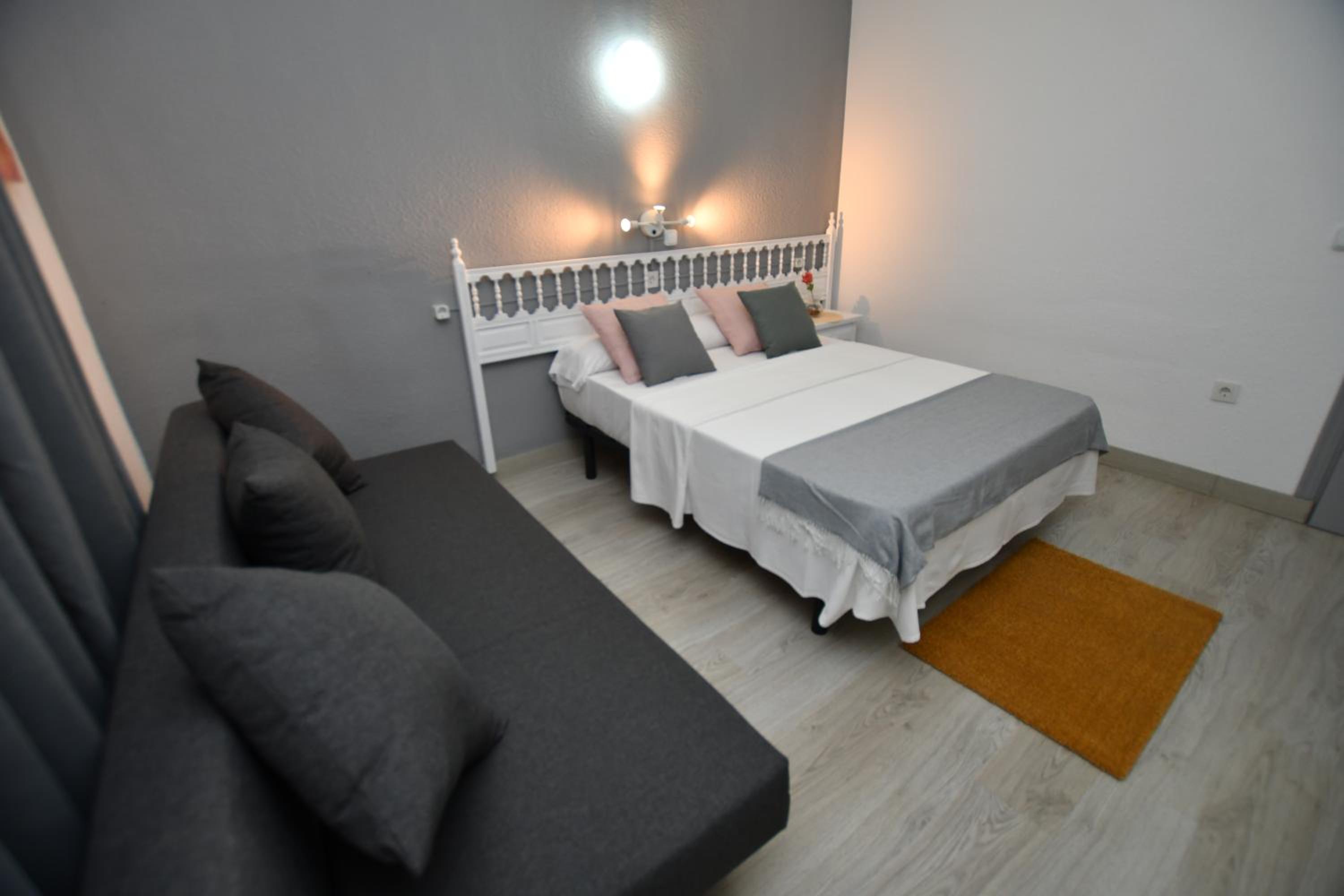 Triple Room - Photo 11