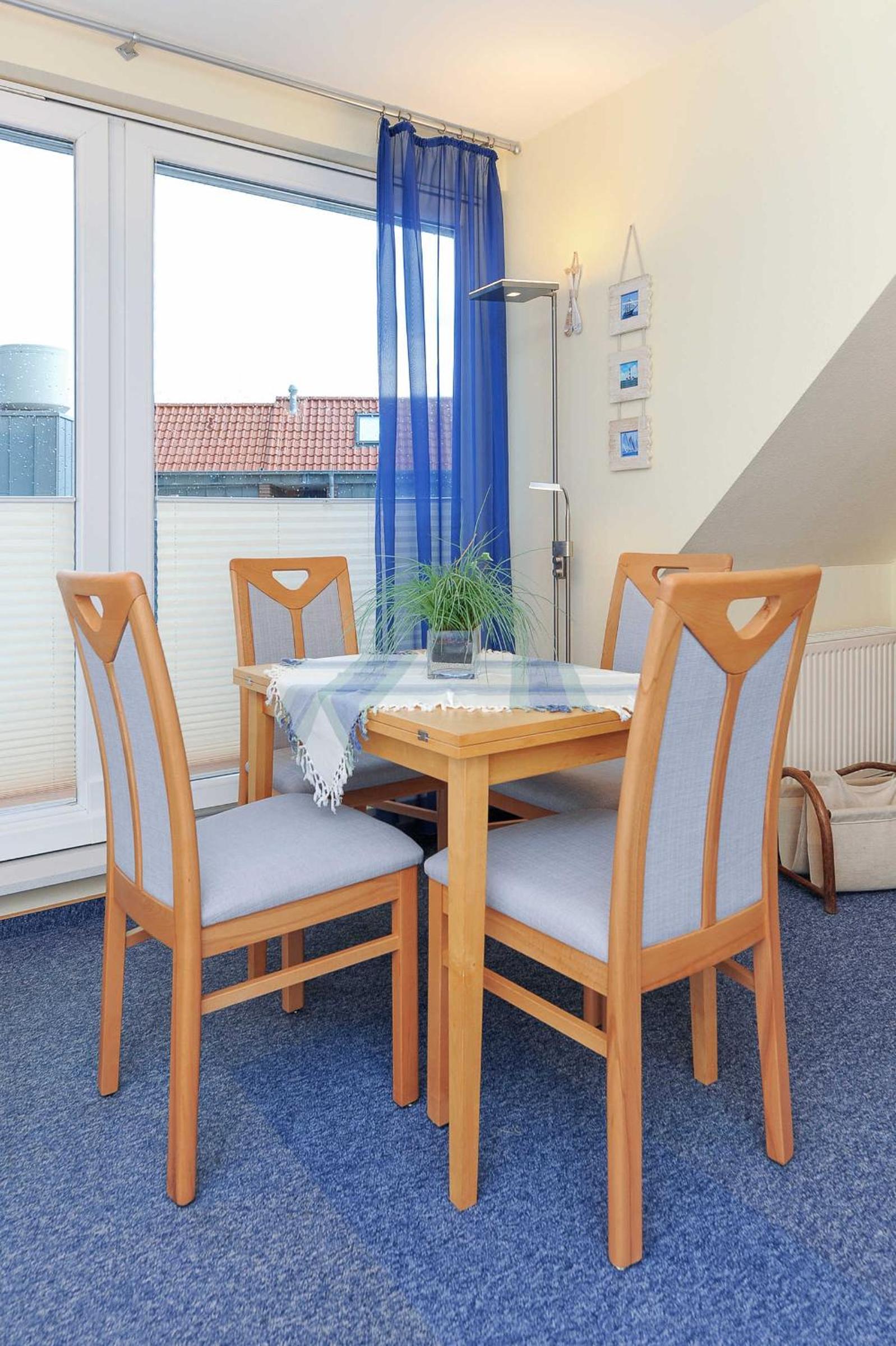 Two-Bedroom Apartment with Balcony photo 2