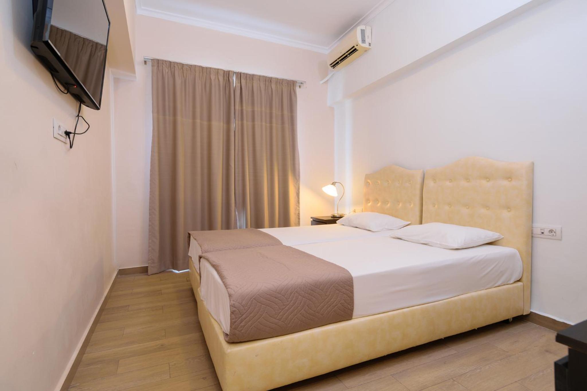 Quadruple Room - Photo 3