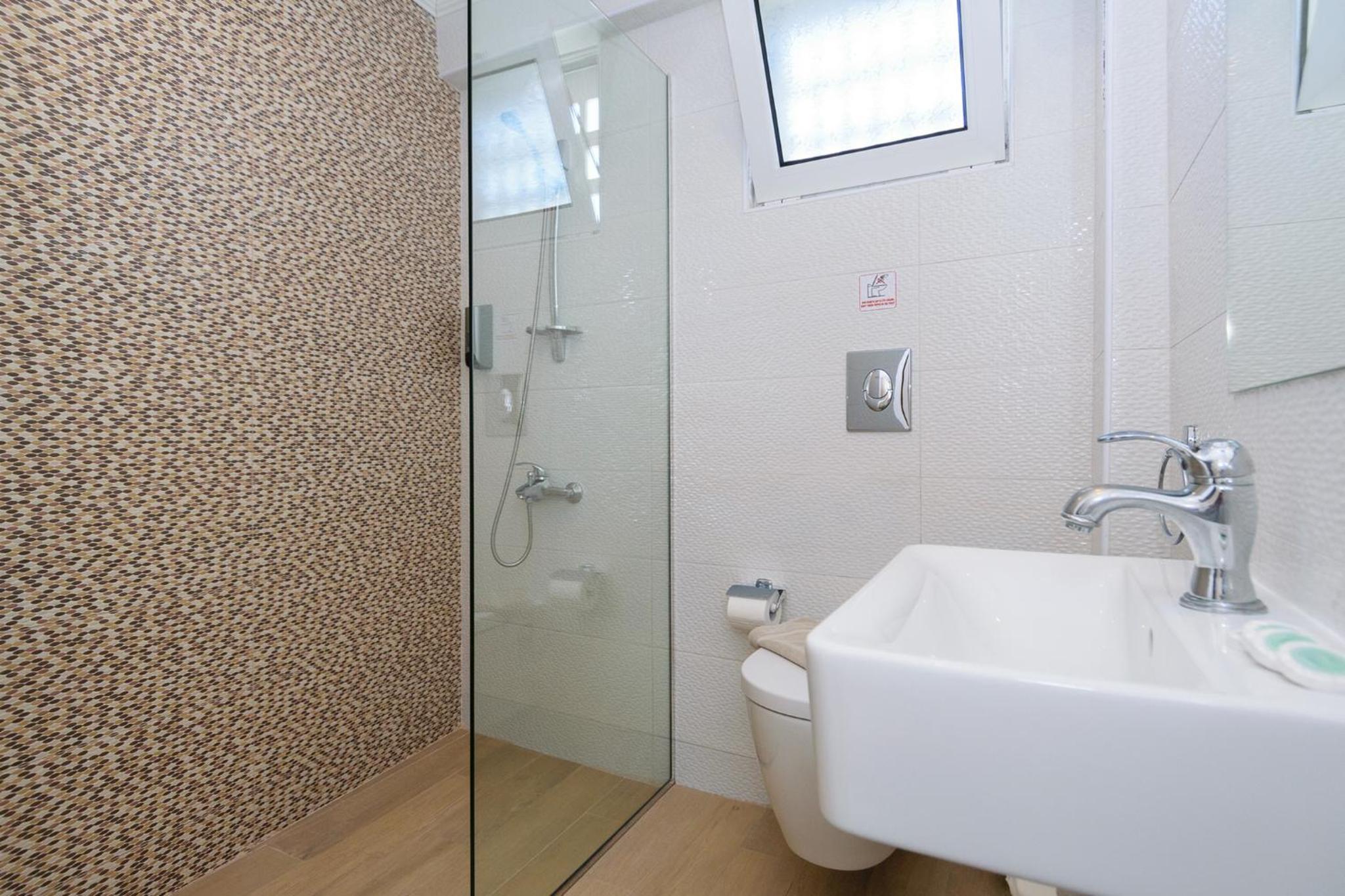 Quadruple Room - Photo 5