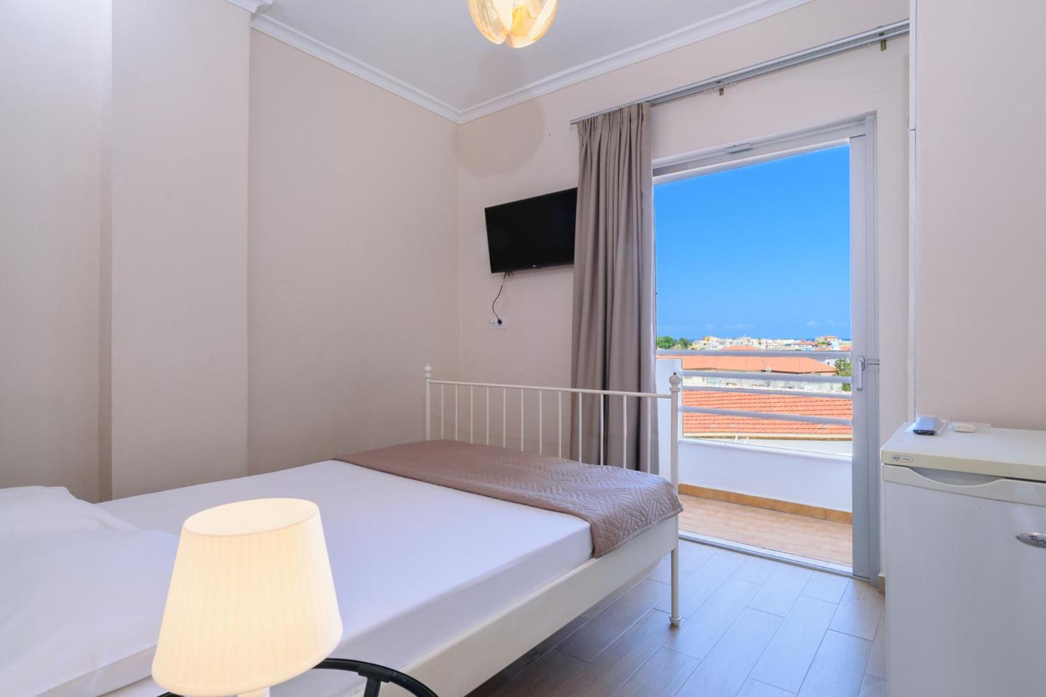 Superior Quadruple Room - Photo 4