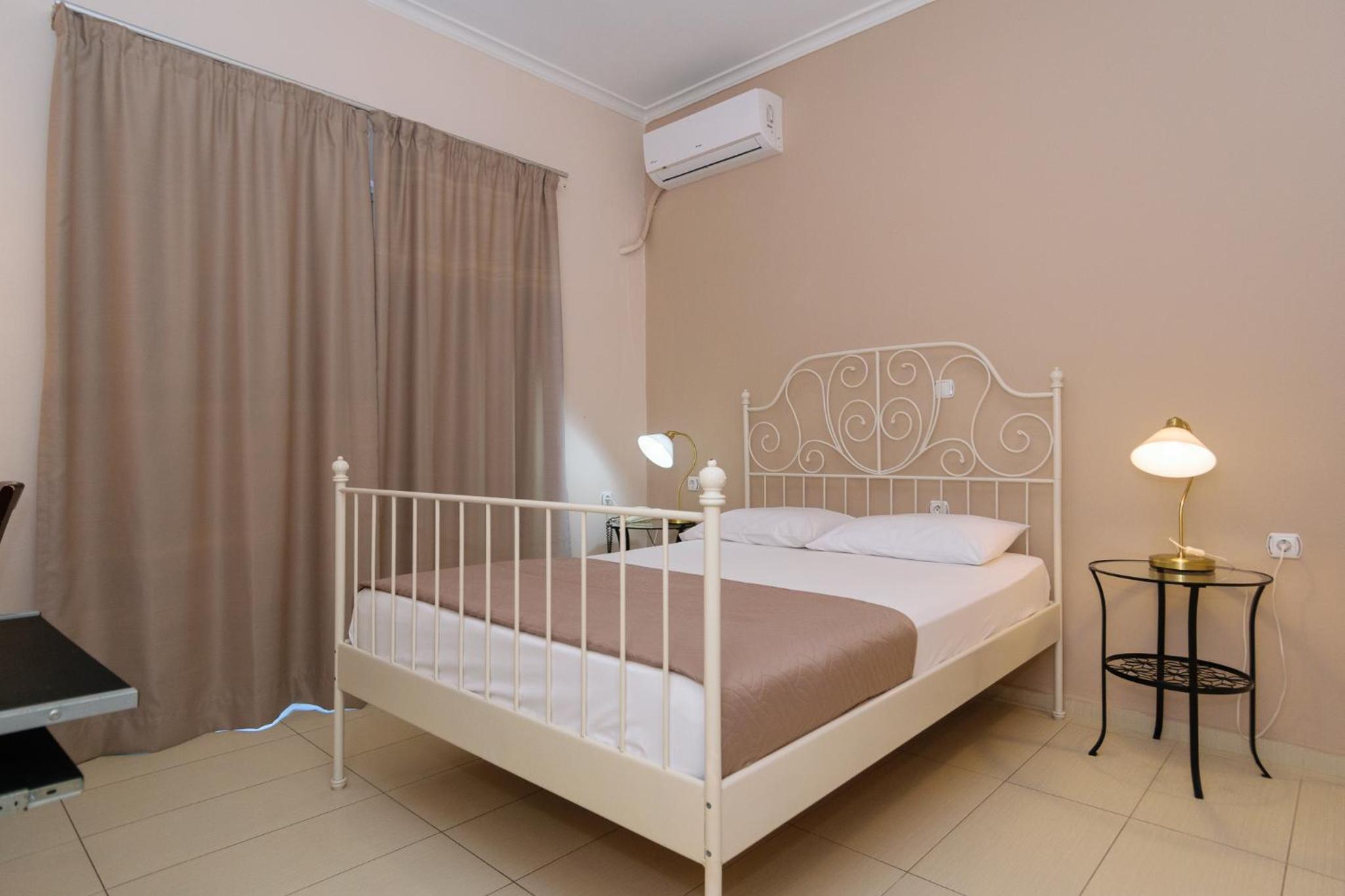 Economy Triple Room - Photo 2