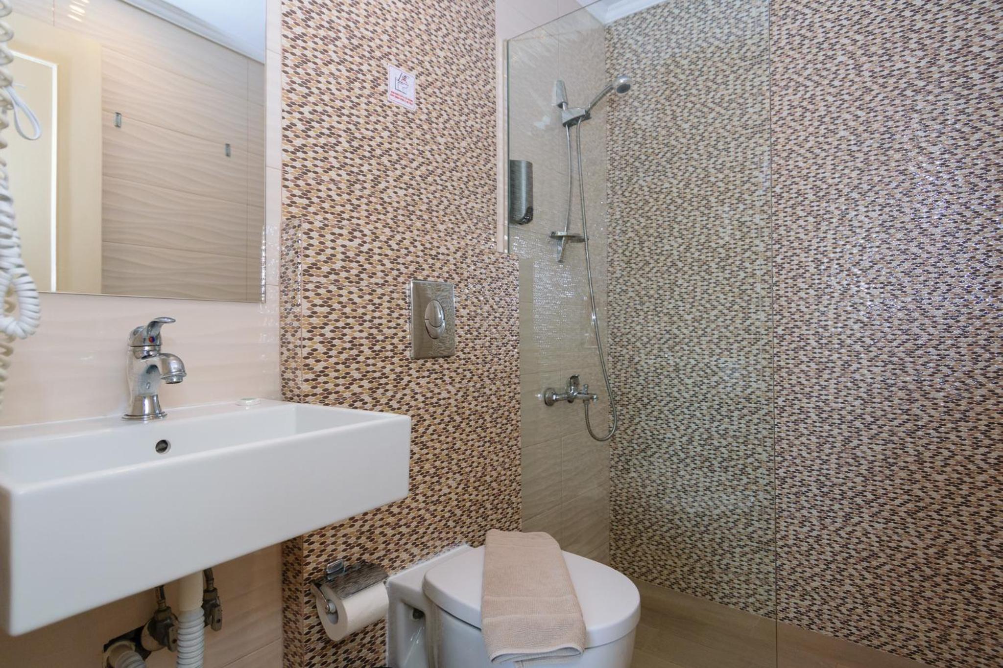 Economy Triple Room - Photo 5