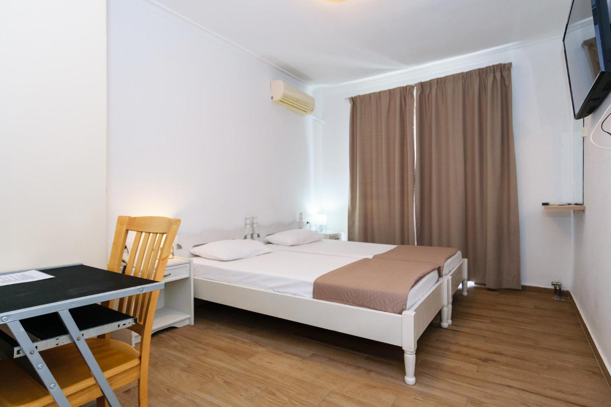 Twin Room - Photo 1