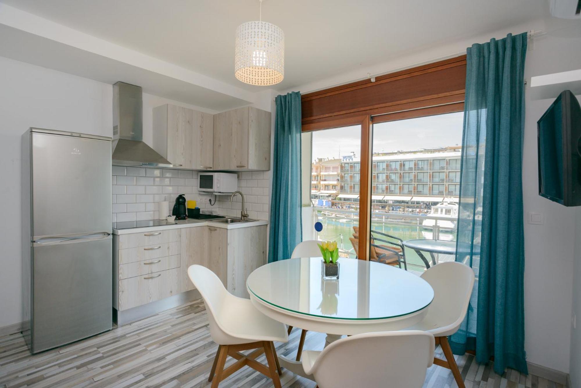 Apartment - Split Level photo 2