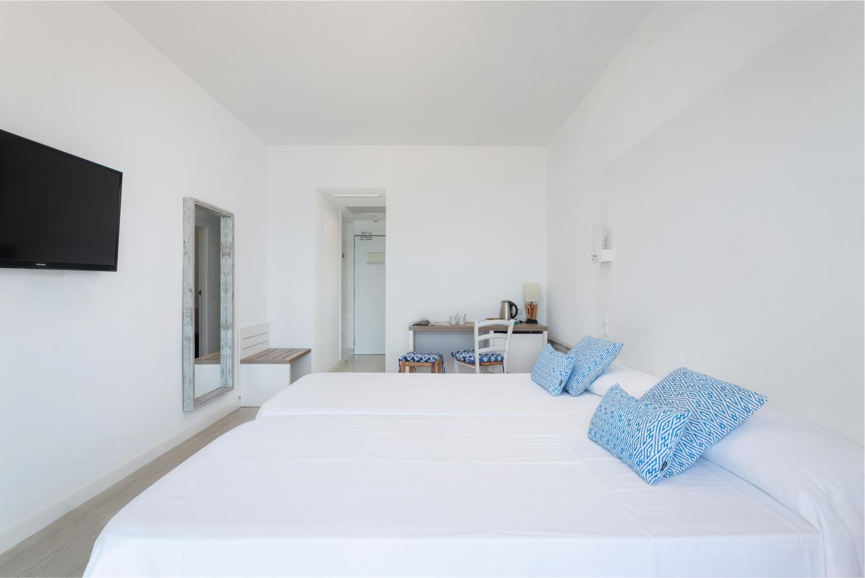 Habitación Doble con Vista Lateral al Mar