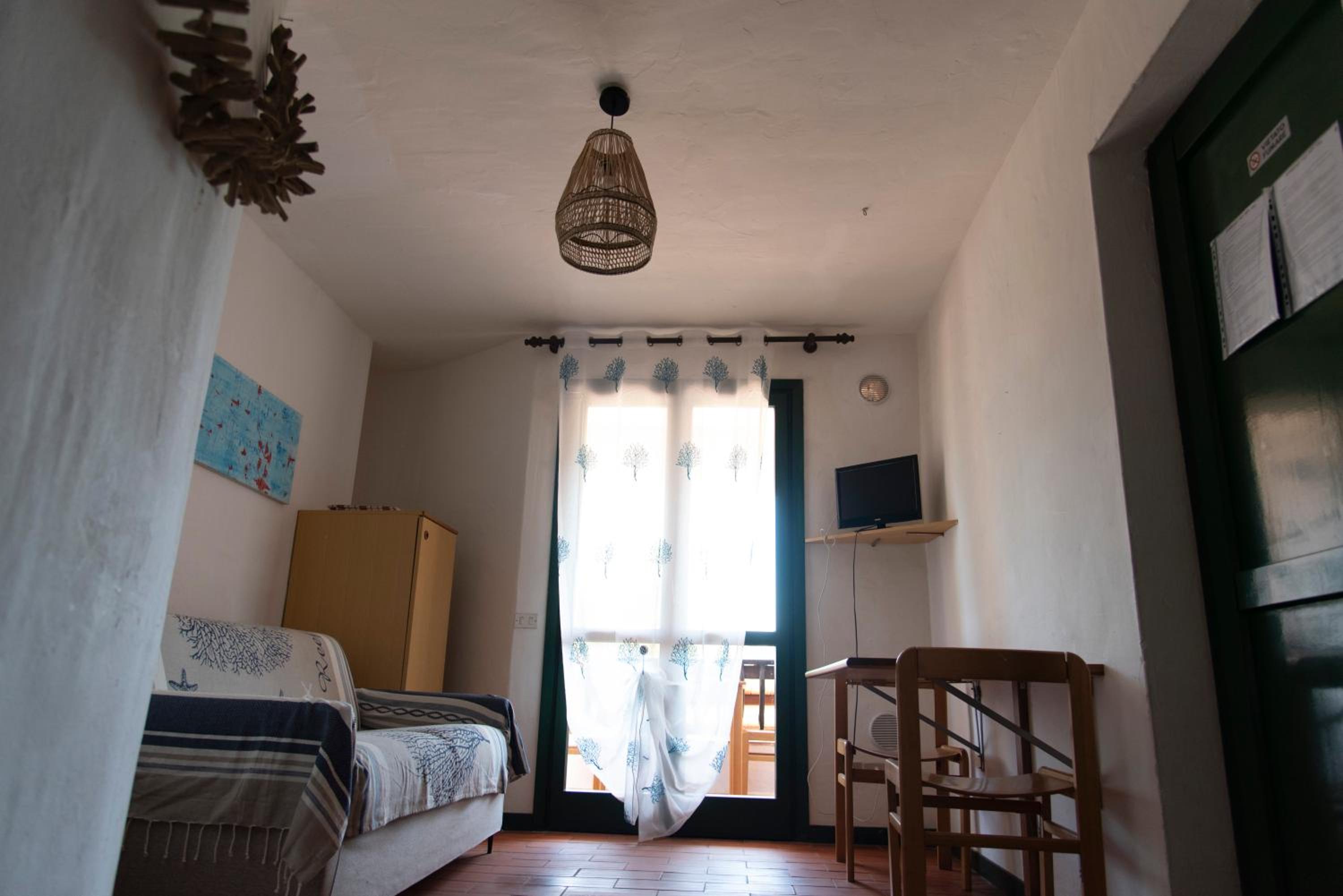 One-Bedroom Apartment - Photo 17