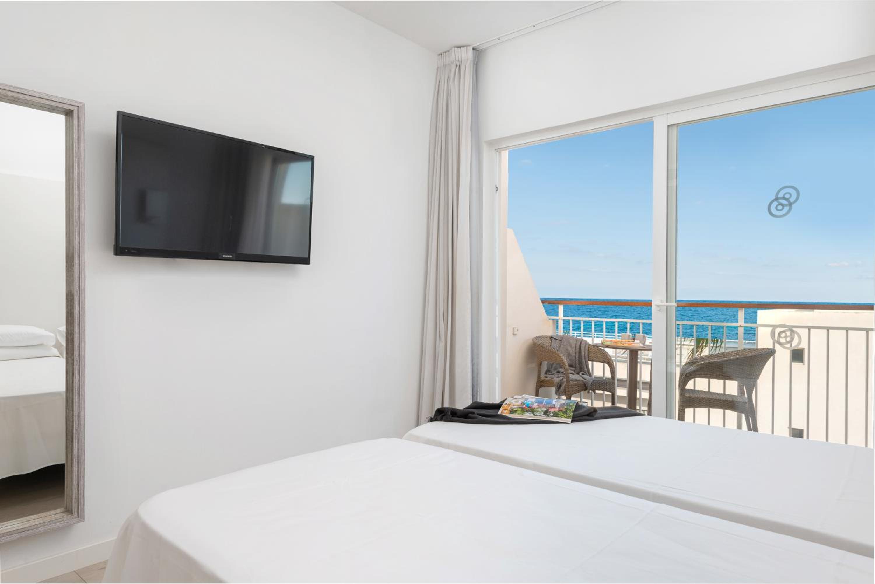 Twin Room with Partial Sea View