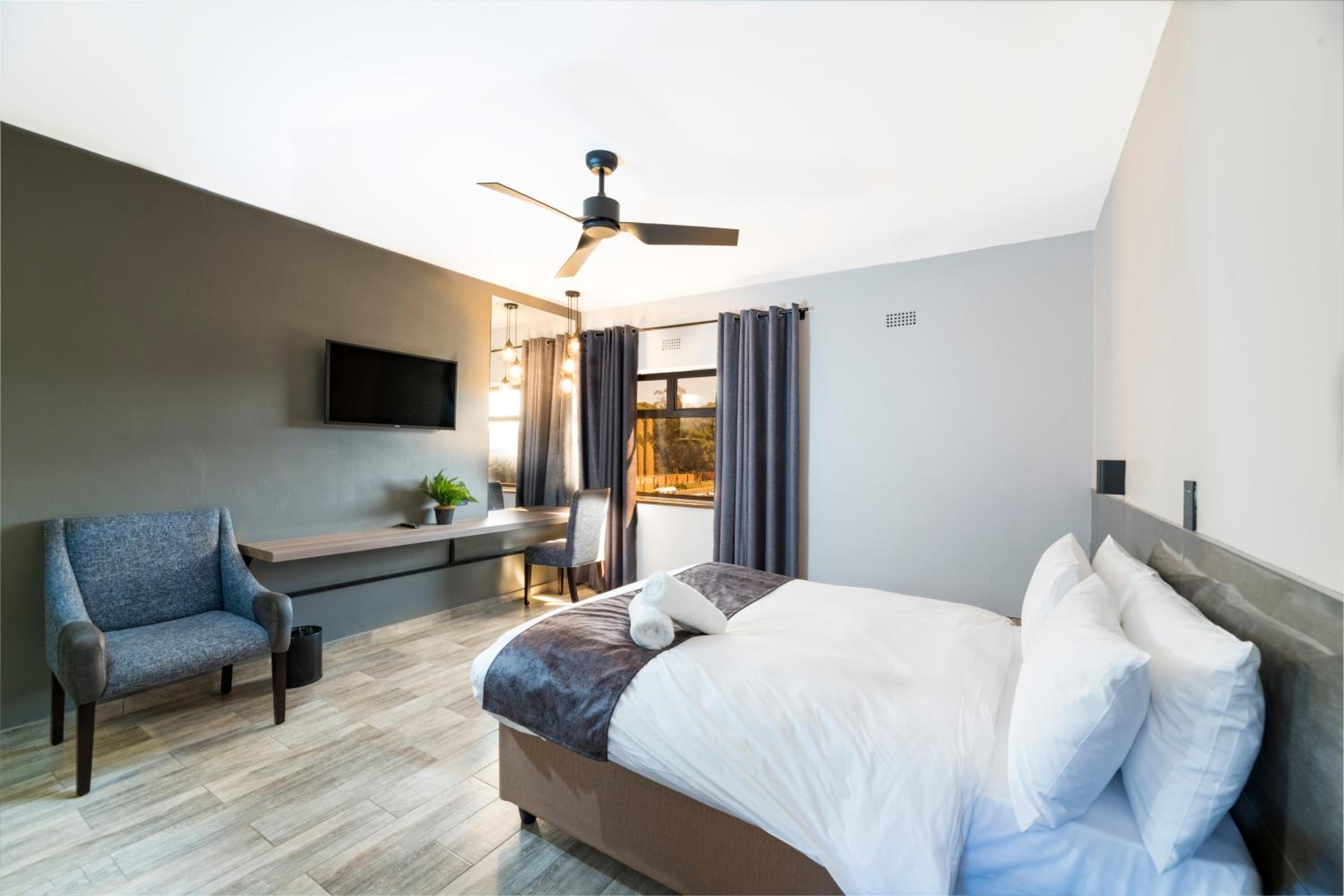 Standard Double Room - Photo 2