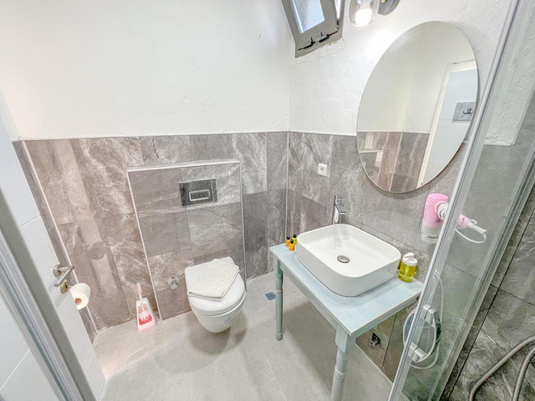 Deluxe Double Room - Photo 7