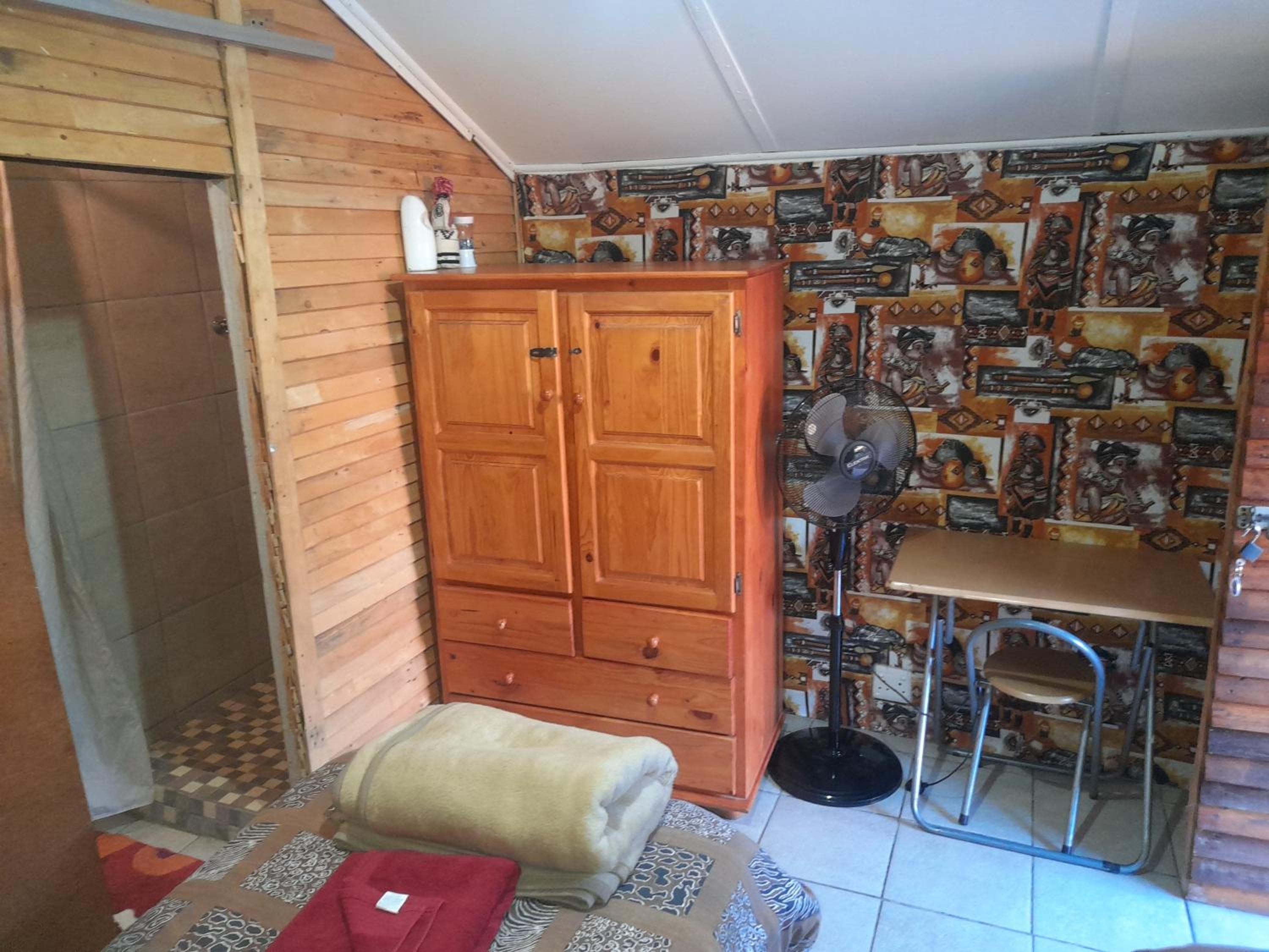 Double or Twin Room with Bathroom - Photo 6
