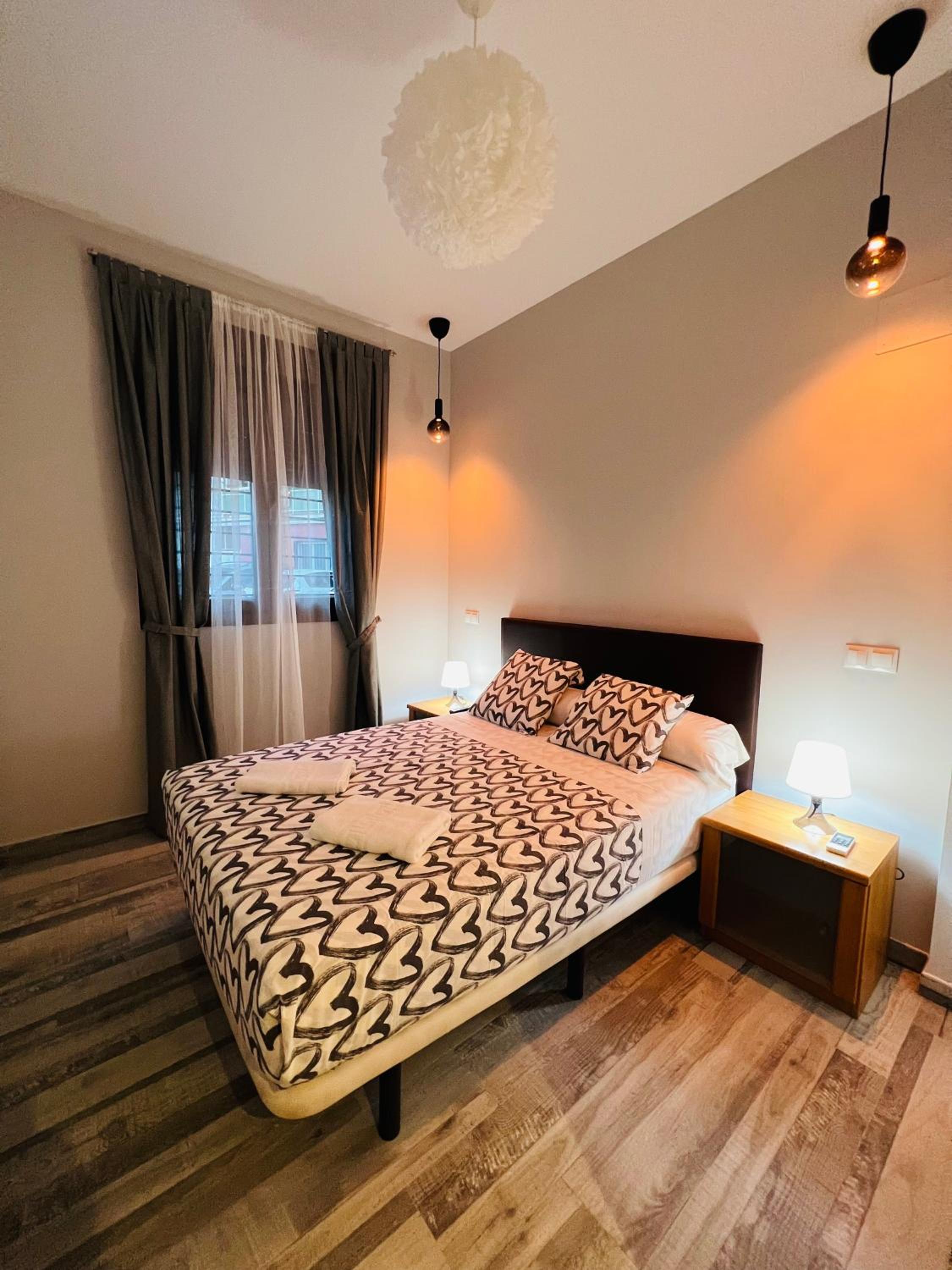 Double Room with Private Bathroom - Photo 11