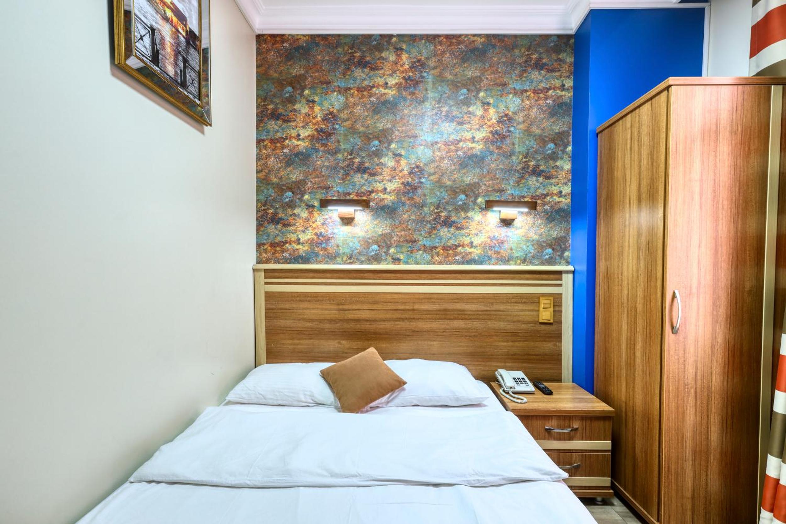 Economy Double Room photo 3