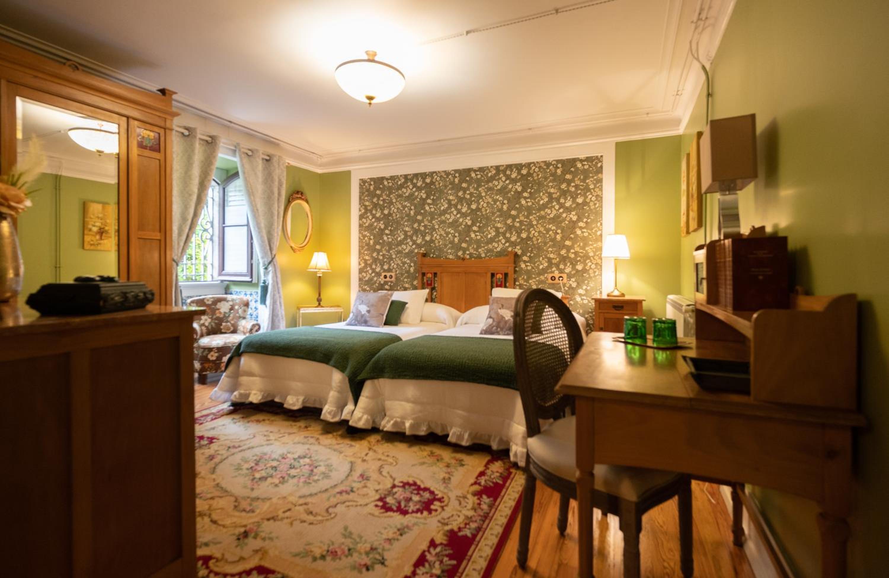Standard Double Room with Two Double Beds photo 1