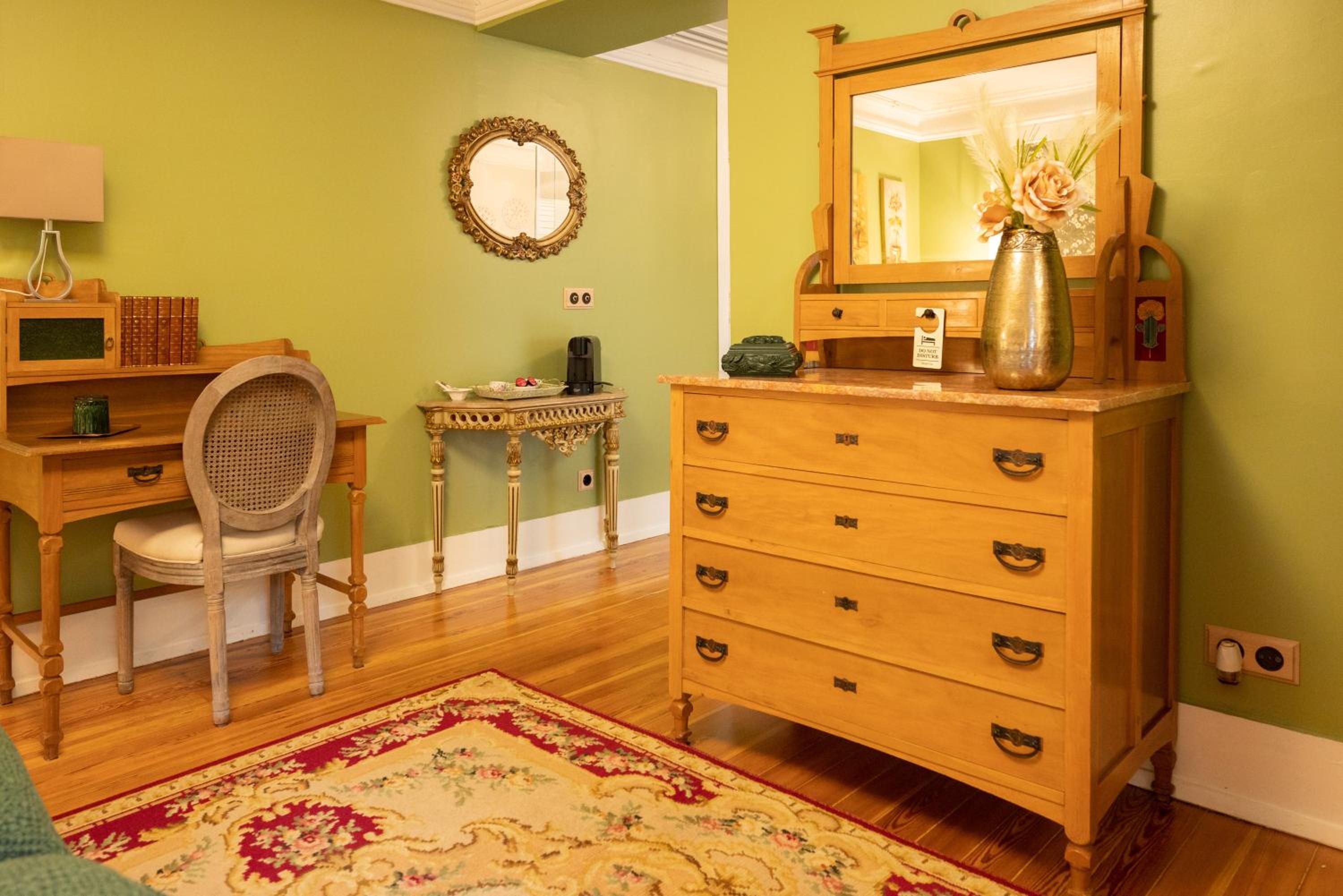 Standard Double Room with Two Double Beds photo 2