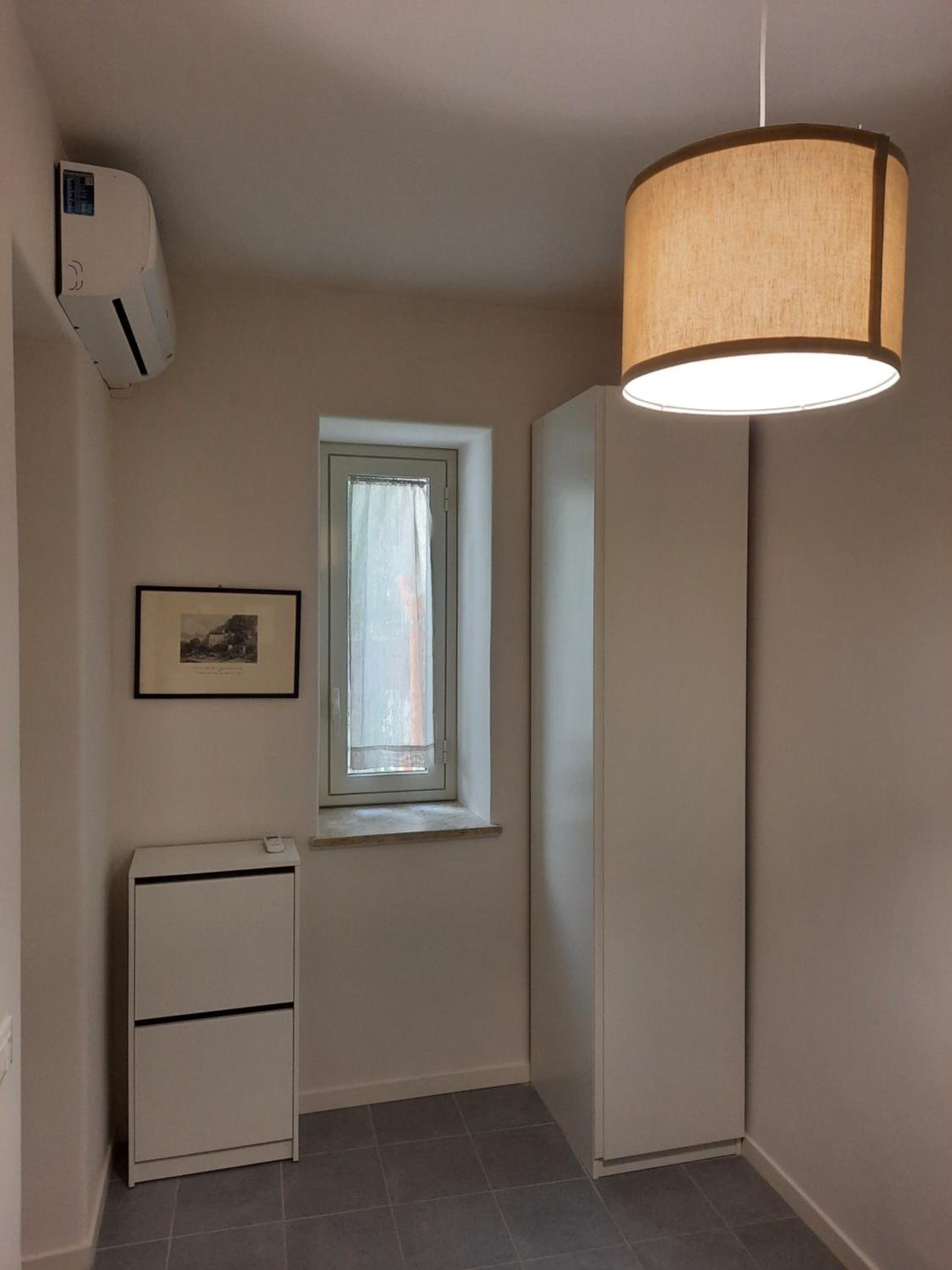 One-Bedroom Apartment - Photo 8