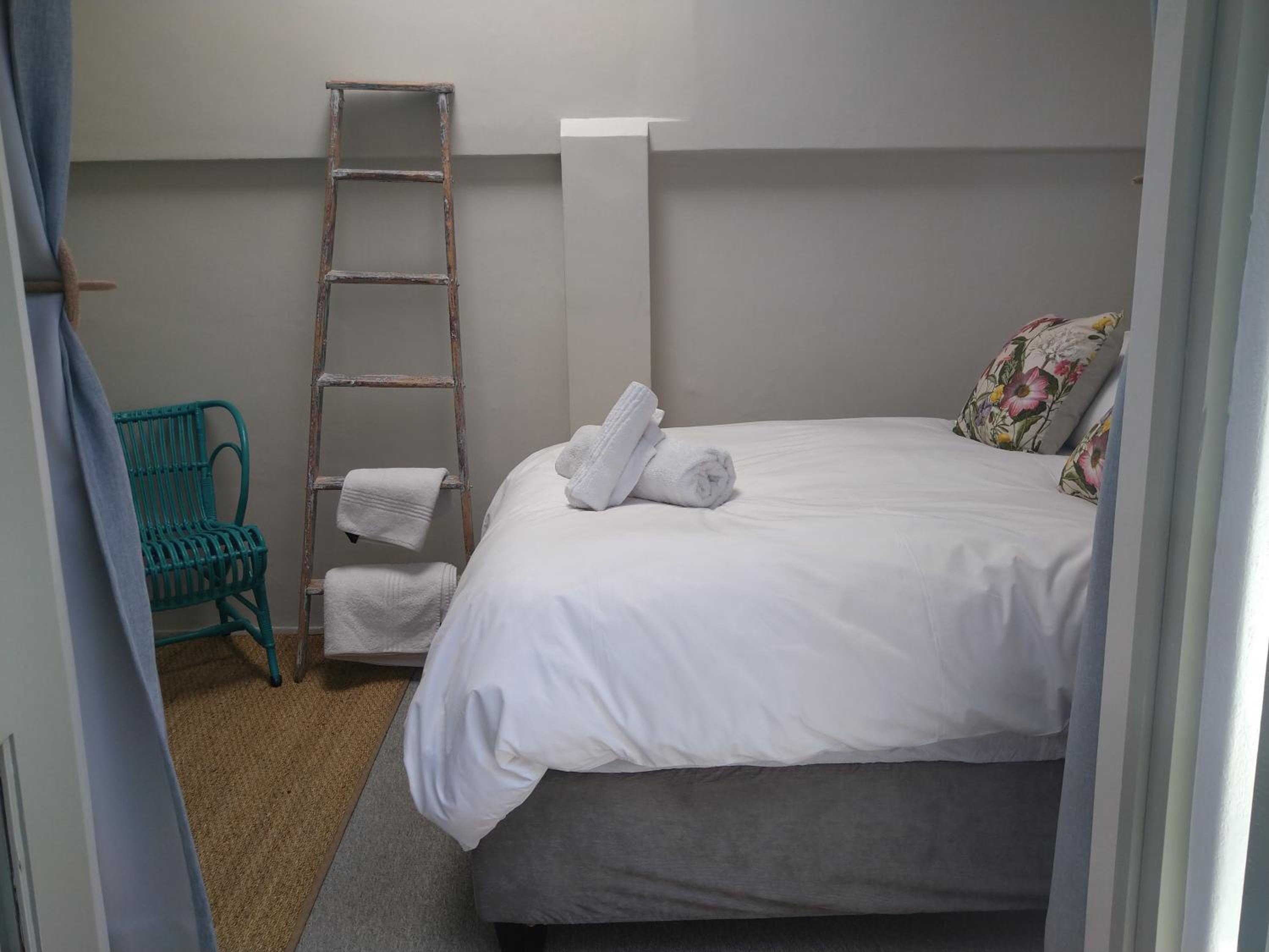 Budget Double Room - Photo 3